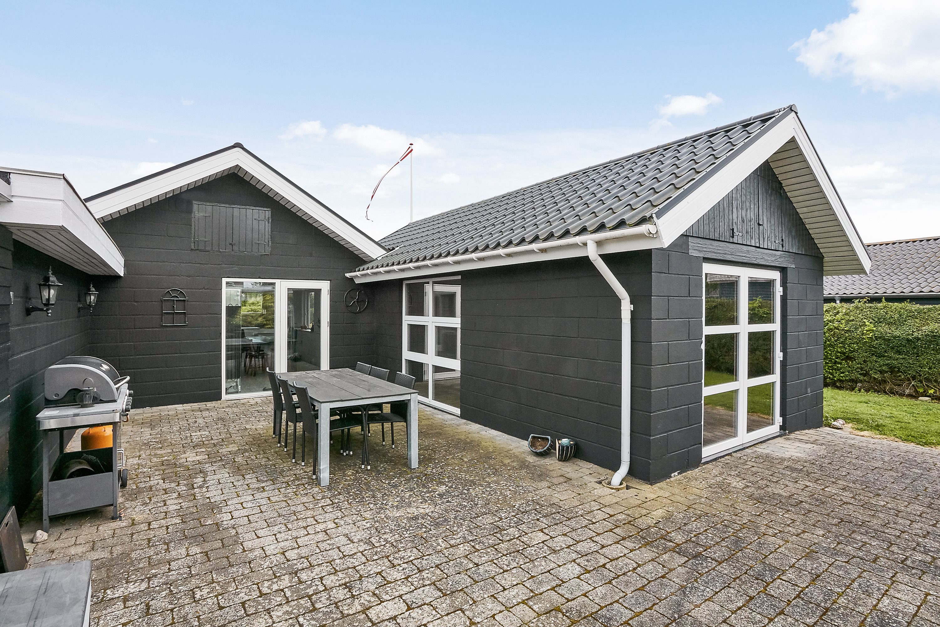 Miniaturebillede 2: . Billede af Solvænget 35, 7130 Juelsminde