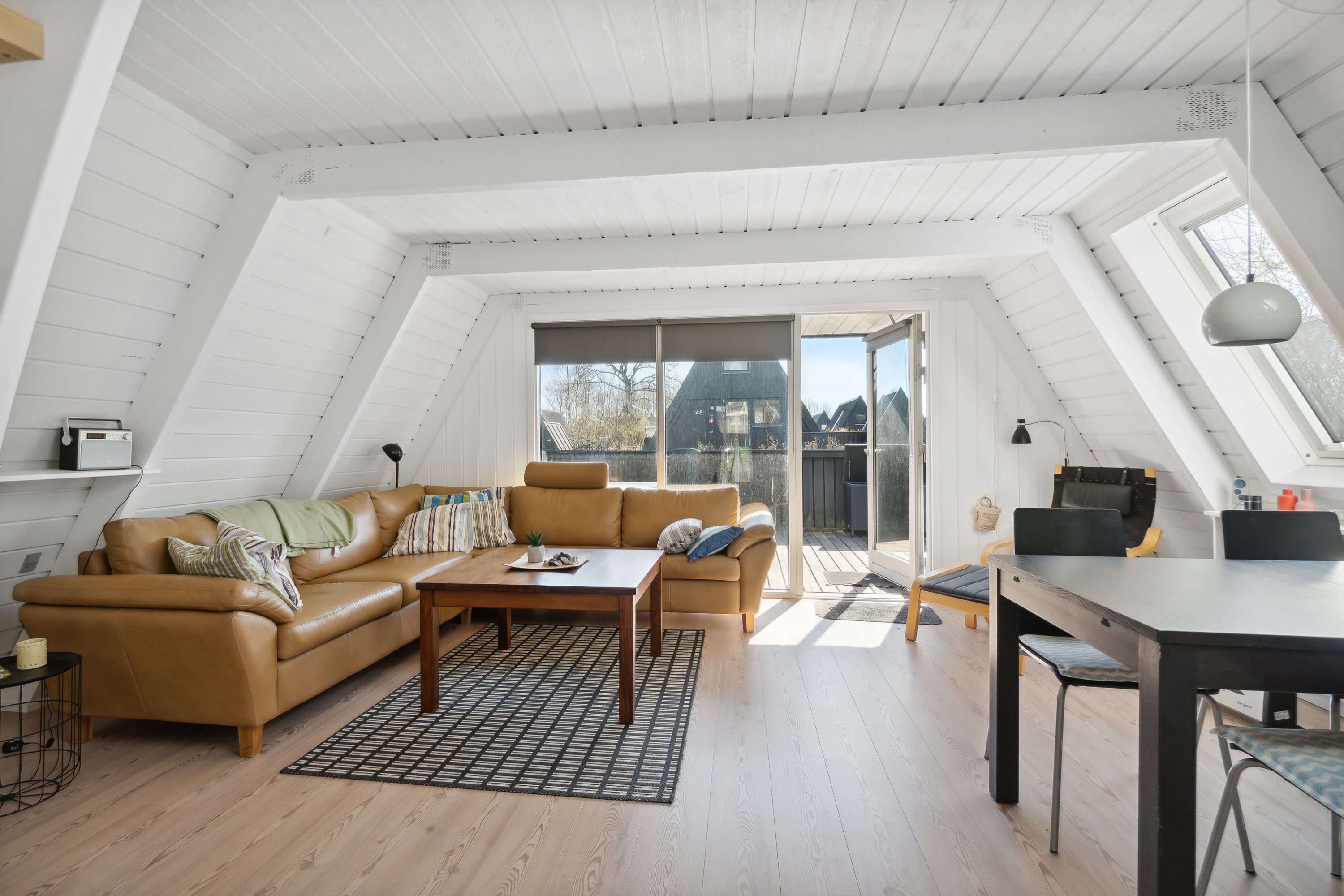 Fremhævet stue billede i fuldskærmstilstand. Billede af Golfsvinget 145, Gatten, 9640 Farsø