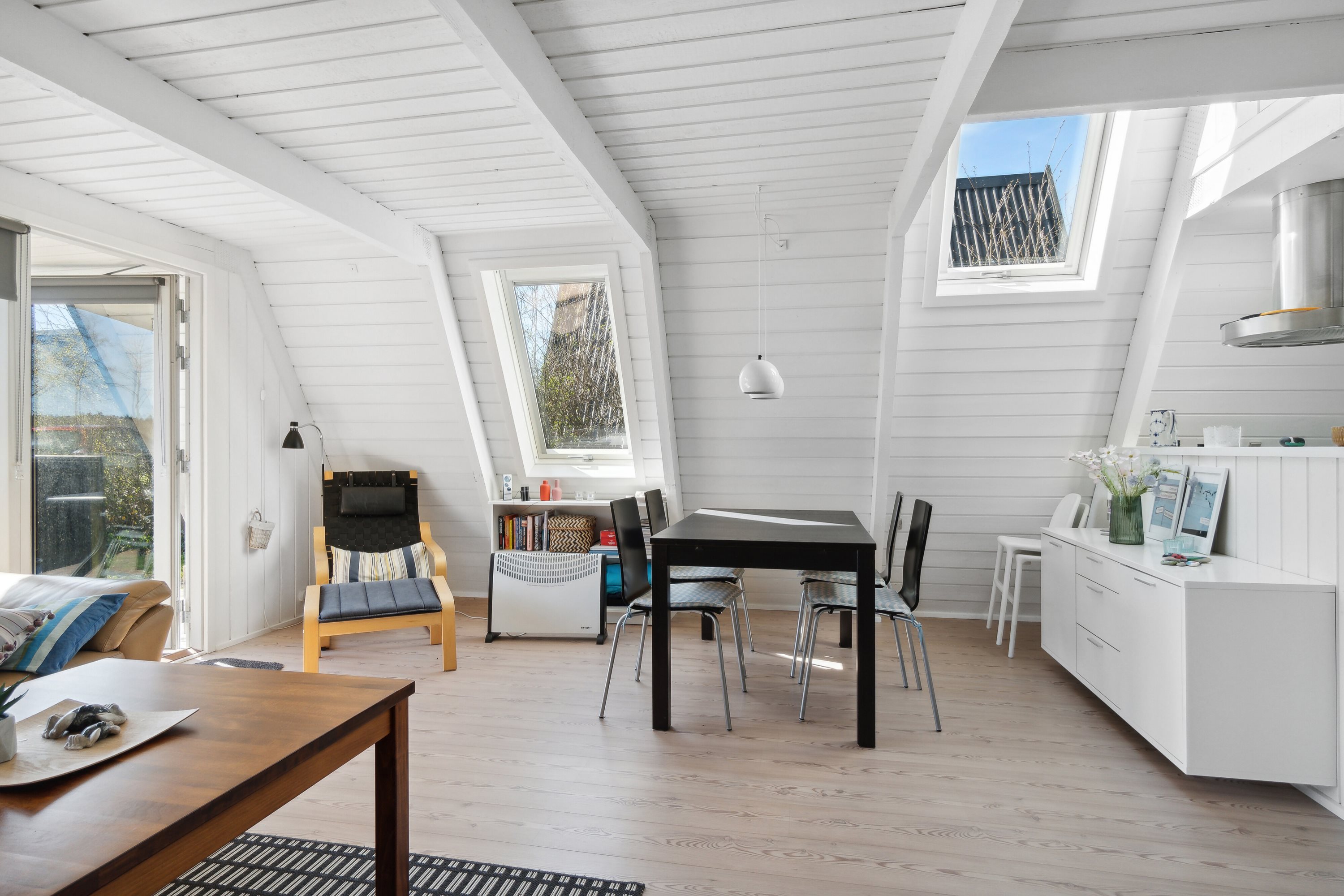 Fremhævet stue billede i fuldskærmstilstand. Billede af Golfsvinget 145, Gatten, 9640 Farsø