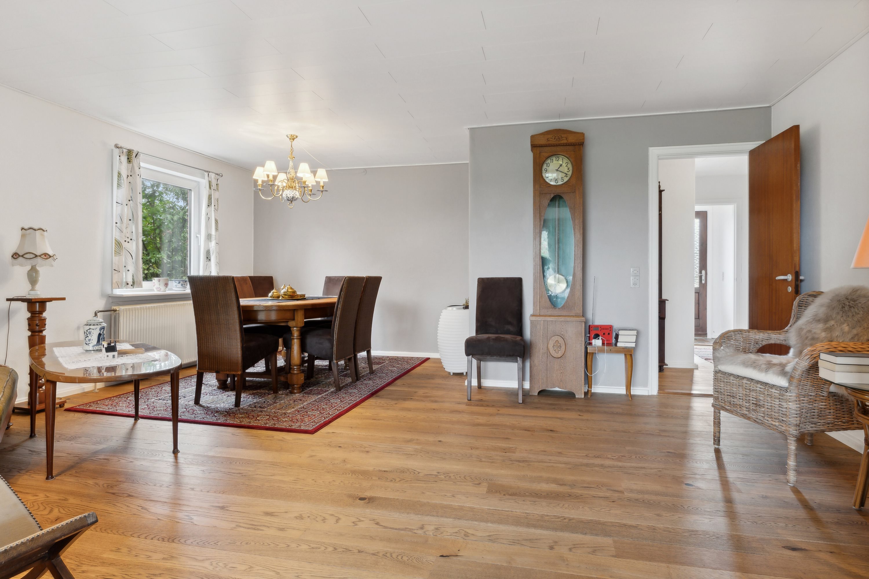 Fremhævet spisestue billede i fuldskærmstilstand. Billede af Buen 29, 9881 Bindslev