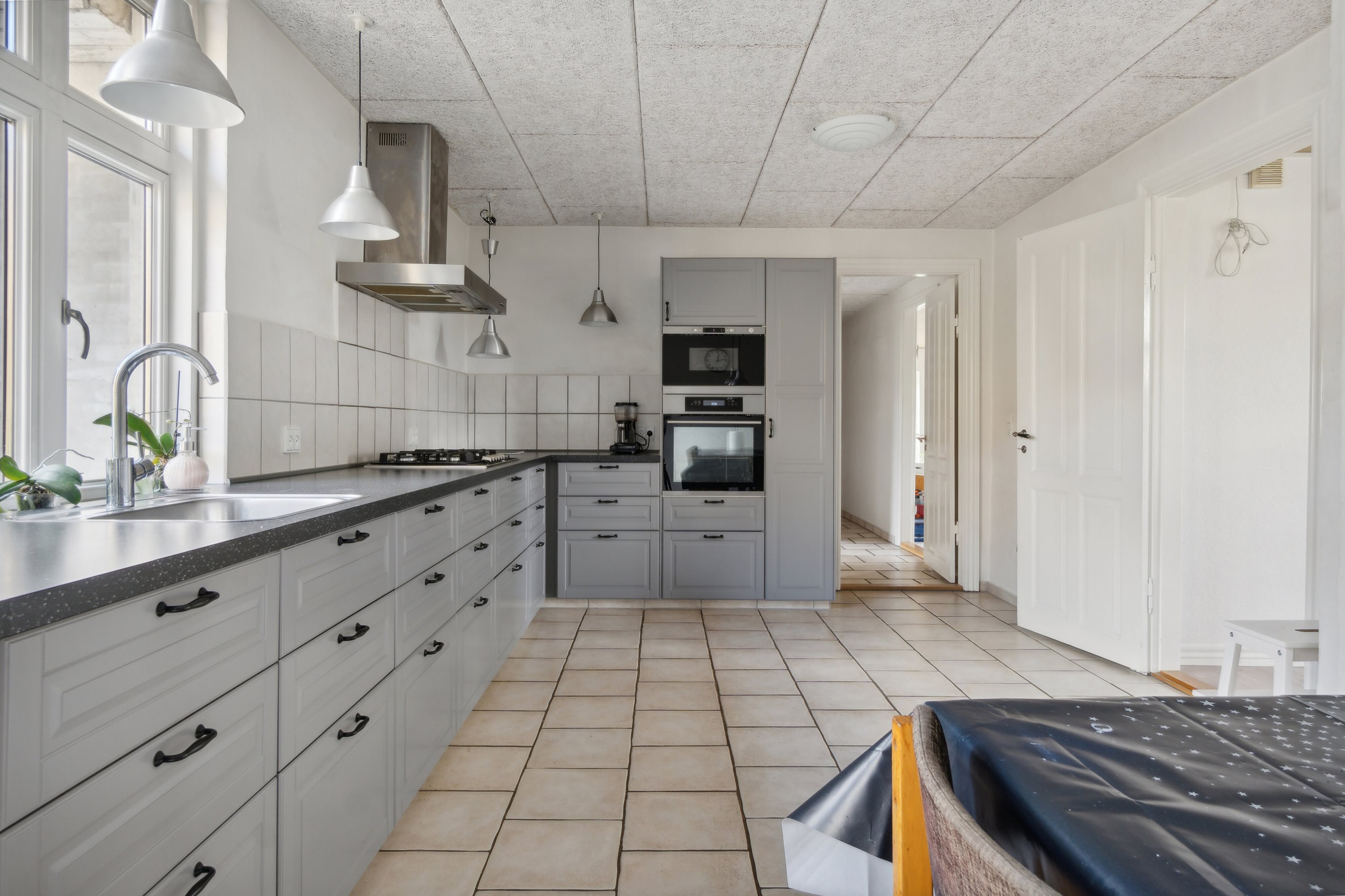 Fremhævet køkken billede i fuldskærmstilstand. Billede af Østerågade 23, Nr Broby, 5672 Broby