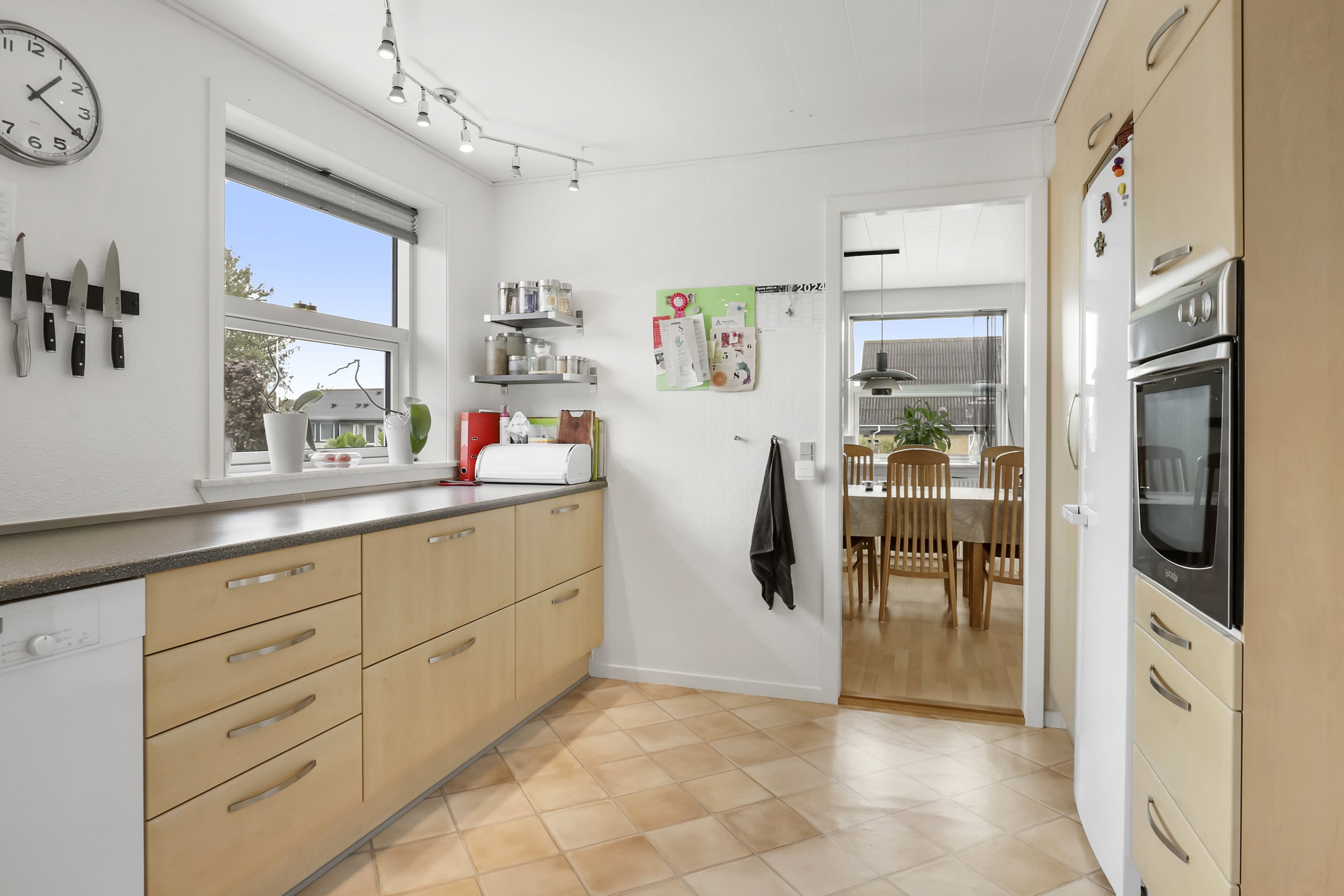 Fremhævet køkken billede i fuldskærmstilstand. Billede af Høgevej 13, 9640 Farsø