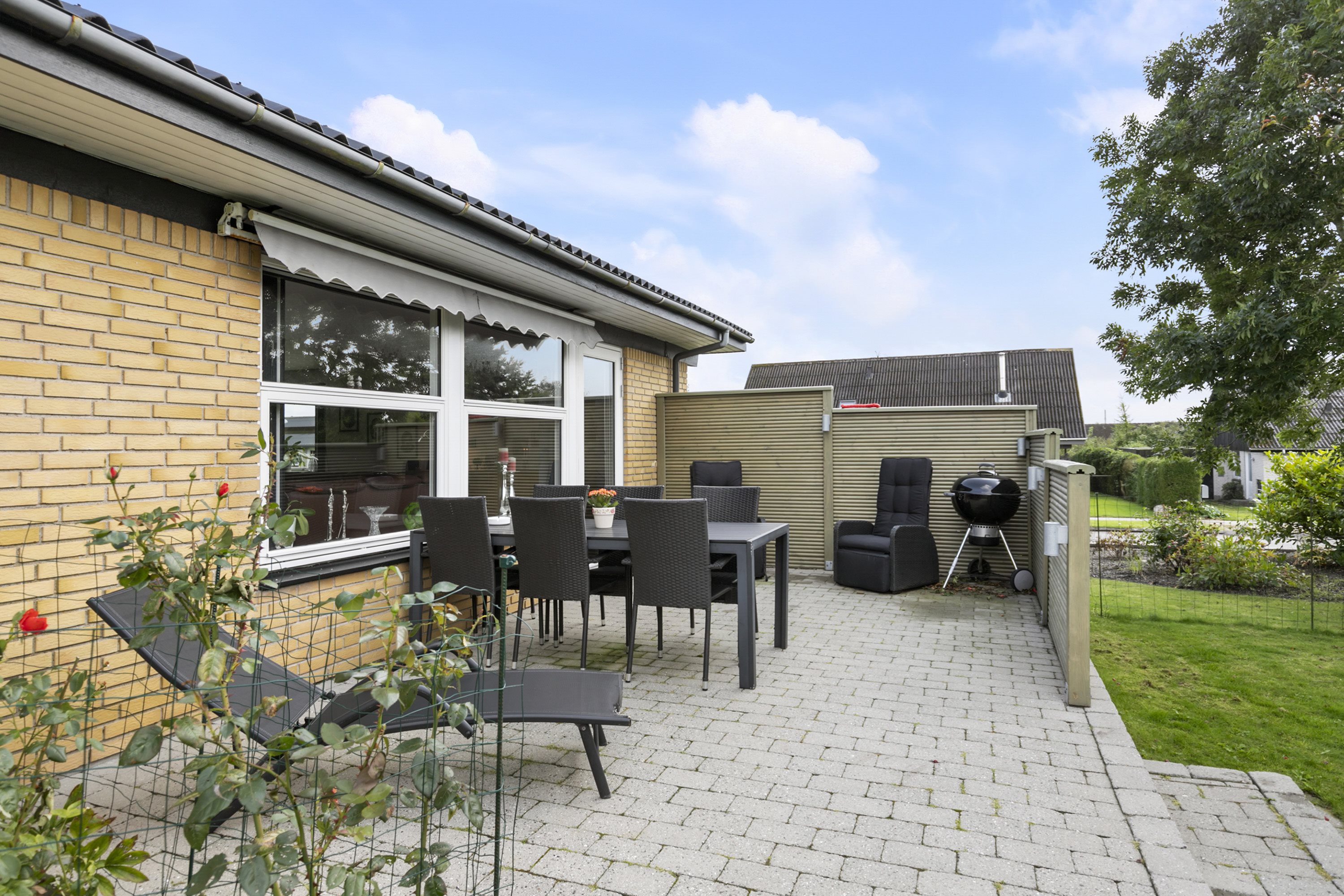 Fremhævet terrasse billede i fuldskærmstilstand. Billede af Høgevej 13, 9640 Farsø