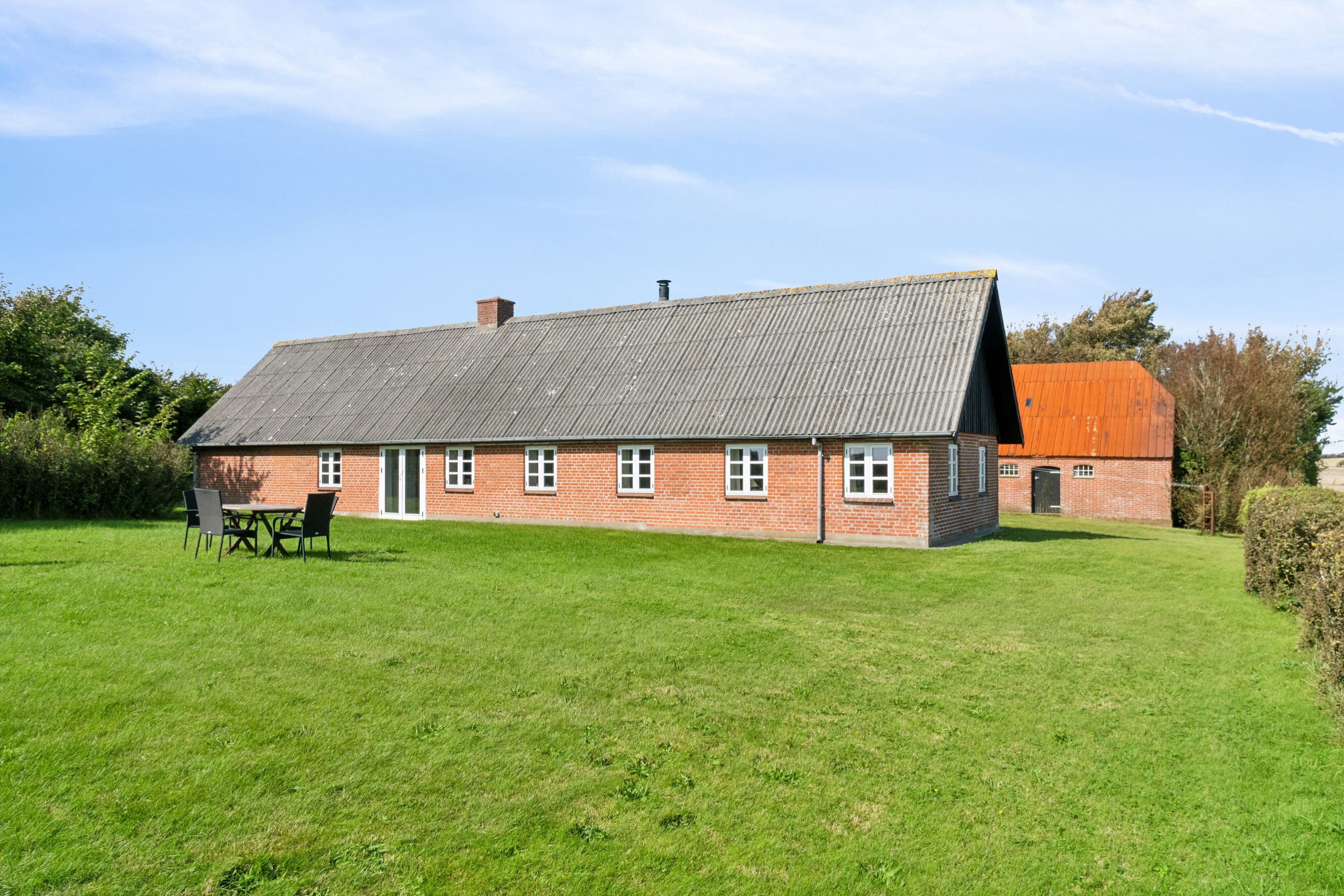 Fremhævet set fra haven billede i fuldskærmstilstand. Billede af Sindrupvej 12, 7760 Hurup Thy