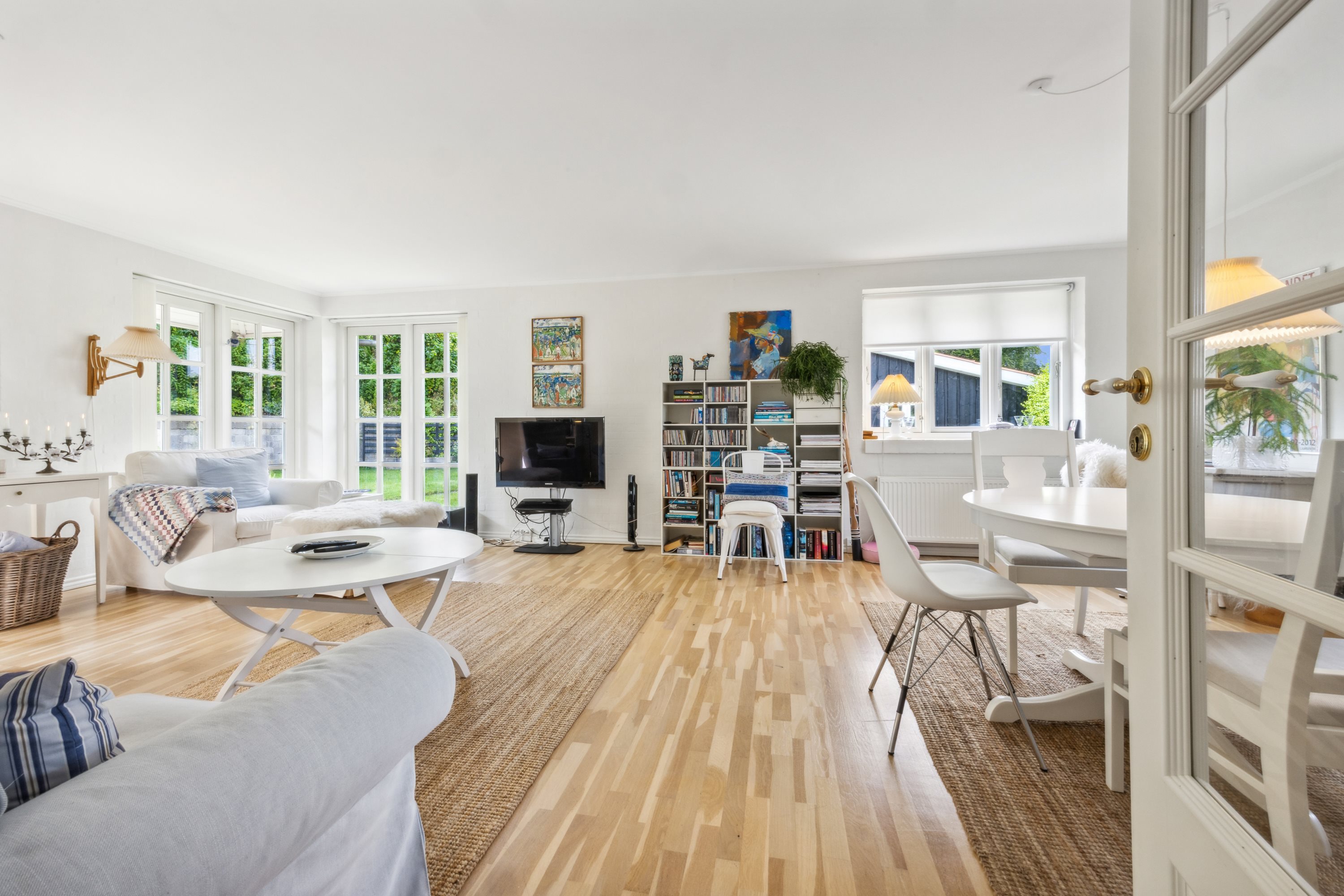 Fremhævet stue billede i fuldskærmstilstand. Billede af Uggerhalnevej 16, Grindsted, 9310 Vodskov