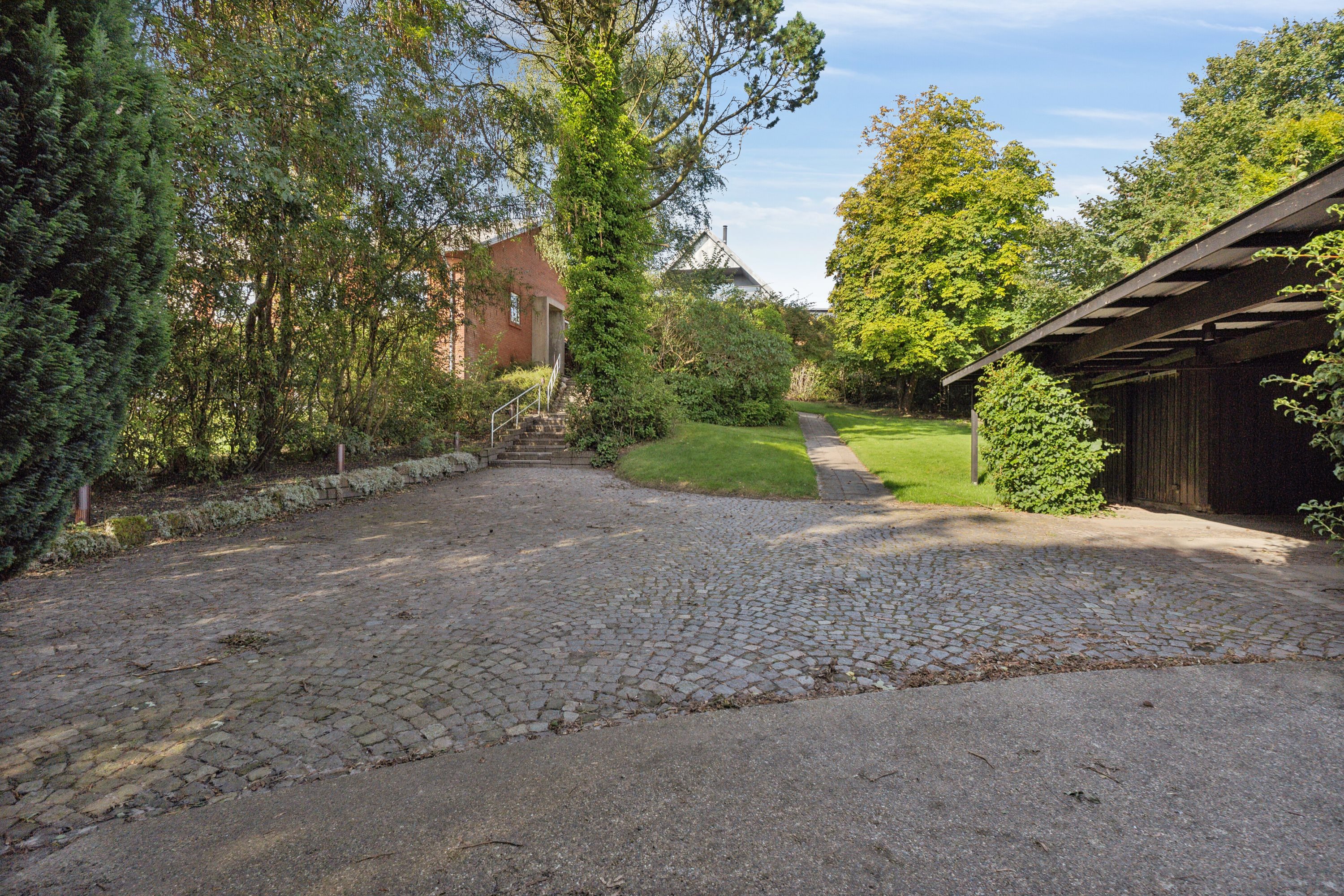 Fremhævet indkørsel billede i fuldskærmstilstand. Billede af Tørholmsvej 93, 9800 Hjørring