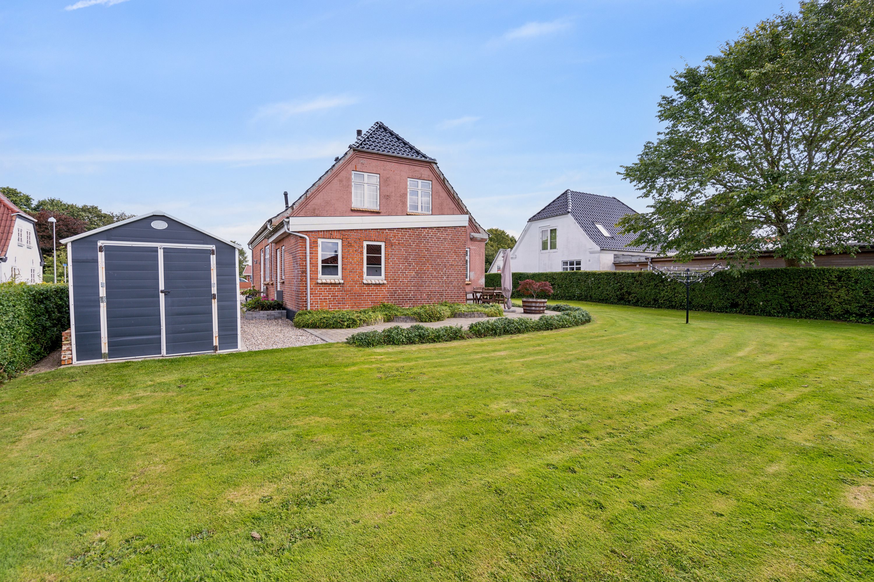 Fremhævet set fra haven billede i fuldskærmstilstand. Billede af Varnæsvej 746, Bovrup, 6200 Aabenraa