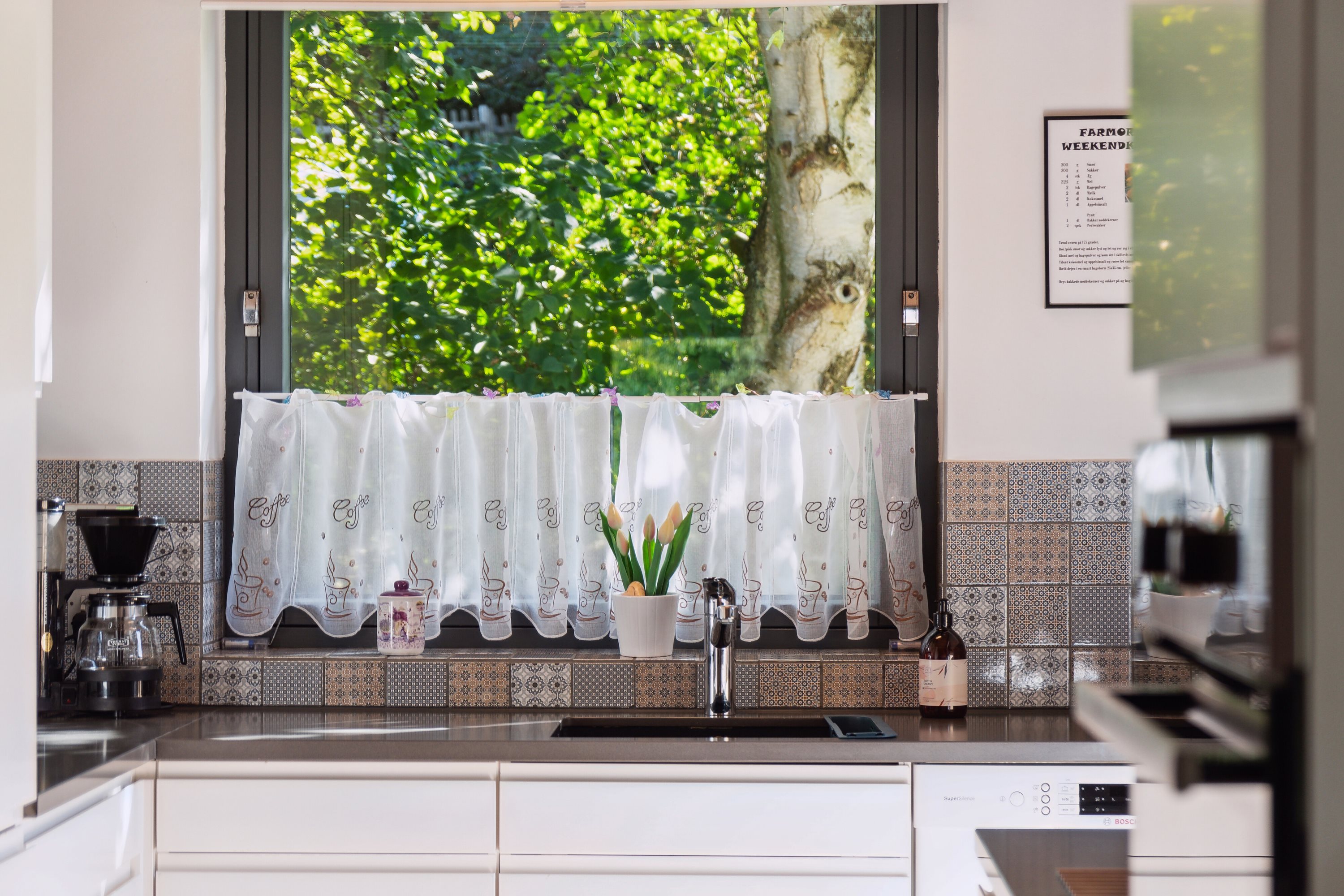 Fremhævet køkken billede i fuldskærmstilstand. Billede af Højbjergvej 2, Ordrup, 4540 Fårevejle