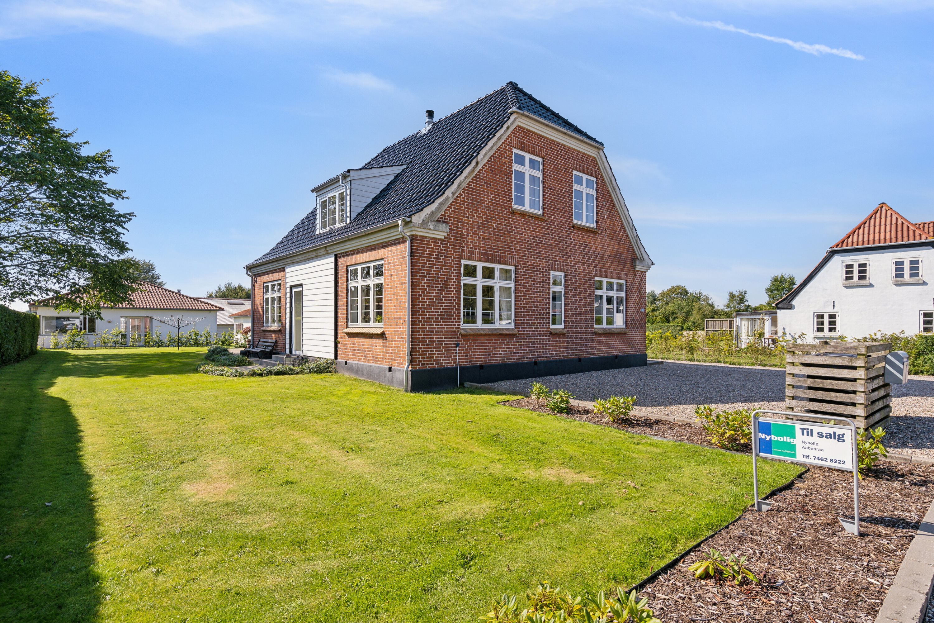 Fremhævet set fra vejen billede i fuldskærmstilstand. Billede af Varnæsvej 746, Bovrup, 6200 Aabenraa