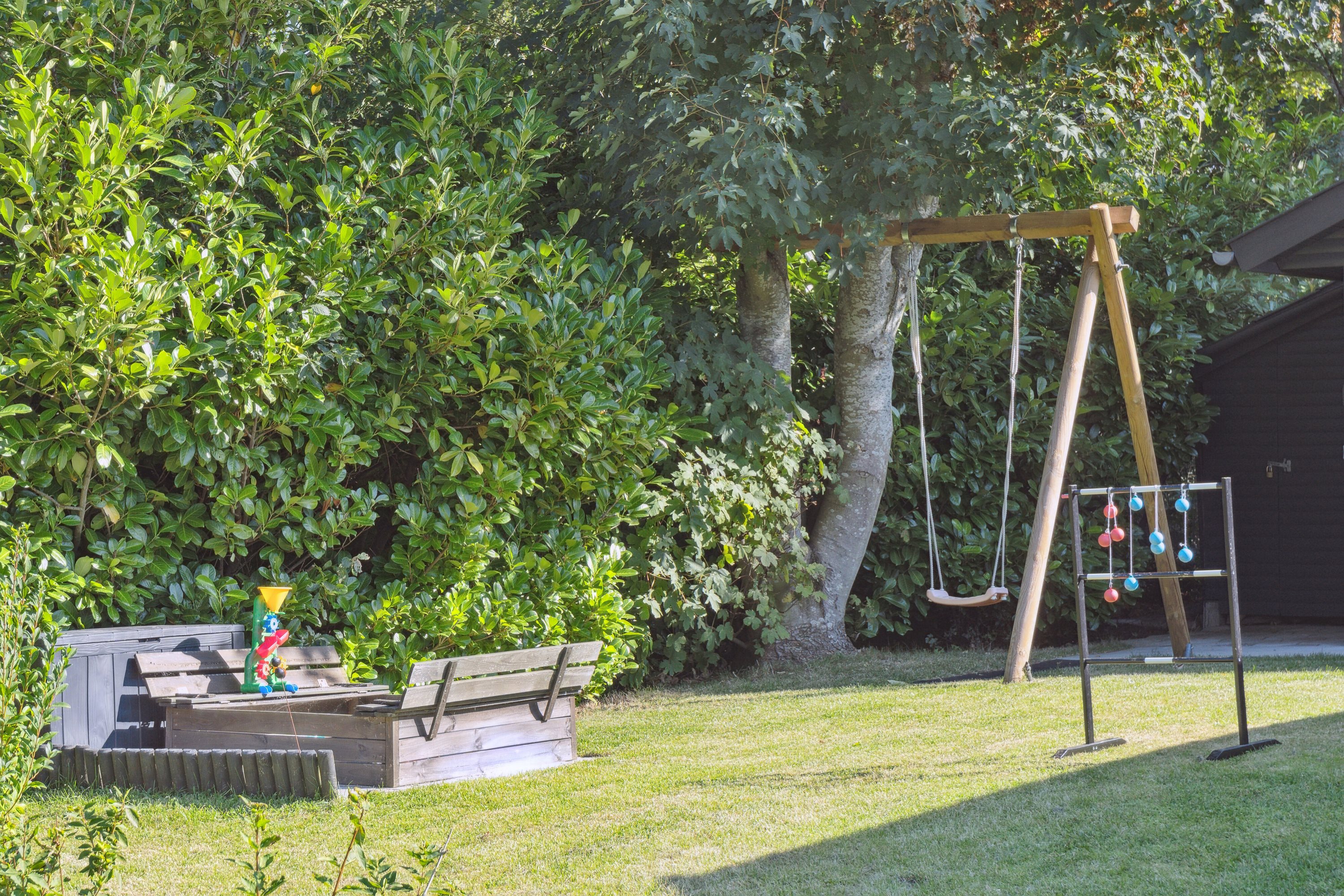 Fremhævet set fra haven billede i fuldskærmstilstand. Billede af Højbjergvej 2, Ordrup, 4540 Fårevejle