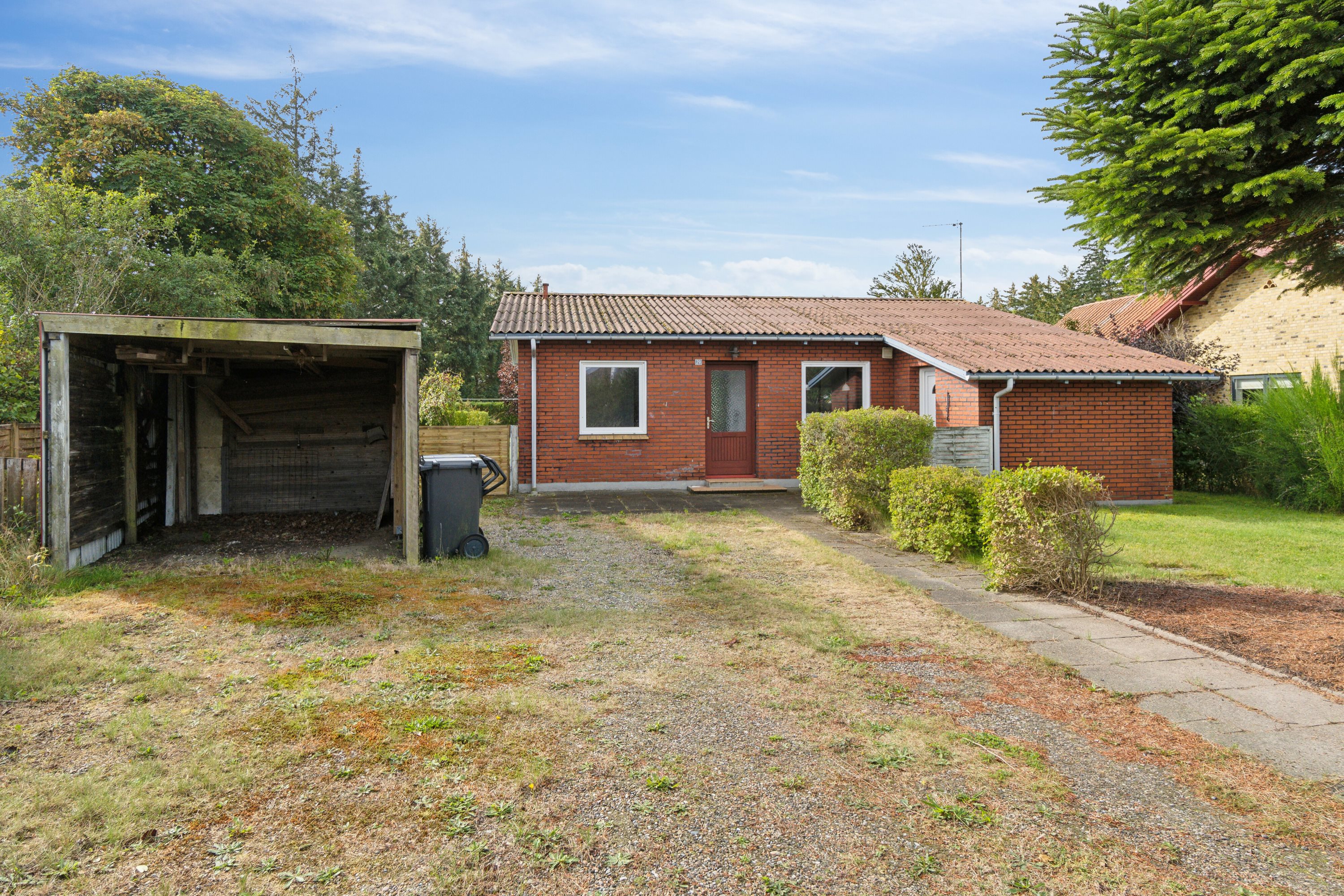 Fremhævet set fra vejen billede i fuldskærmstilstand. Billede af Buen 29, 9881 Bindslev