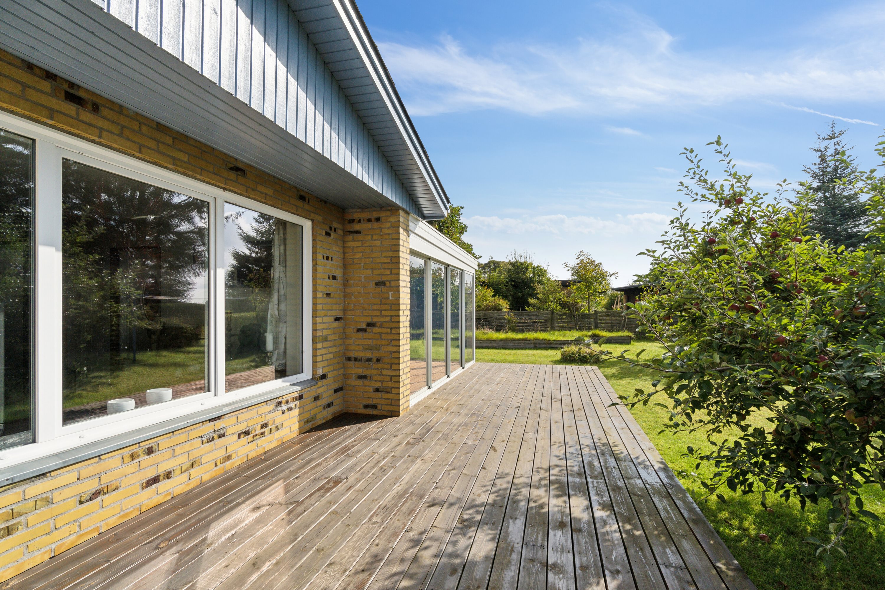 Fremhævet udendørs billede i fuldskærmstilstand. Billede af Buen 29, 9881 Bindslev