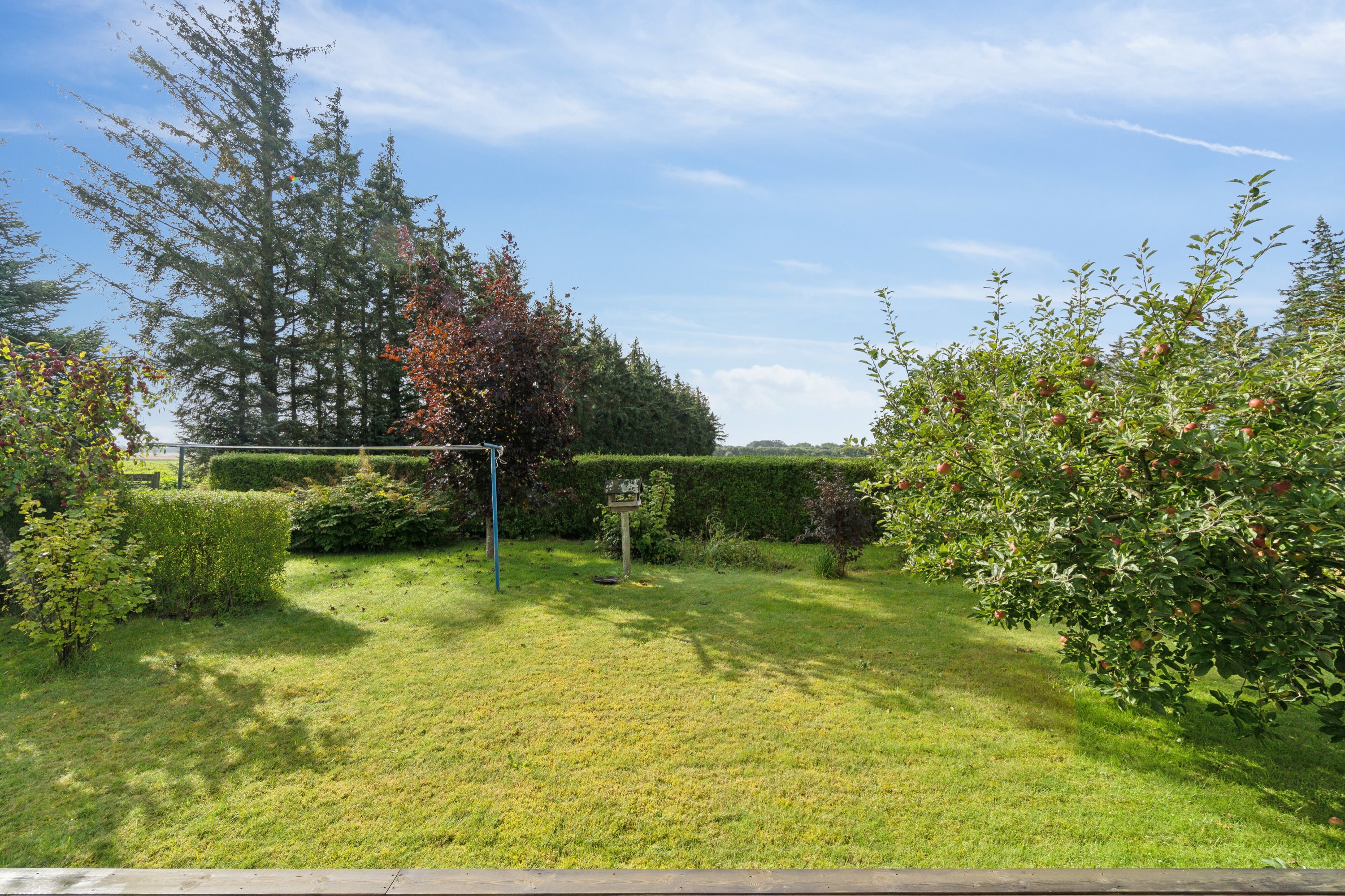 Fremhævet udendørs billede i fuldskærmstilstand. Billede af Buen 29, 9881 Bindslev