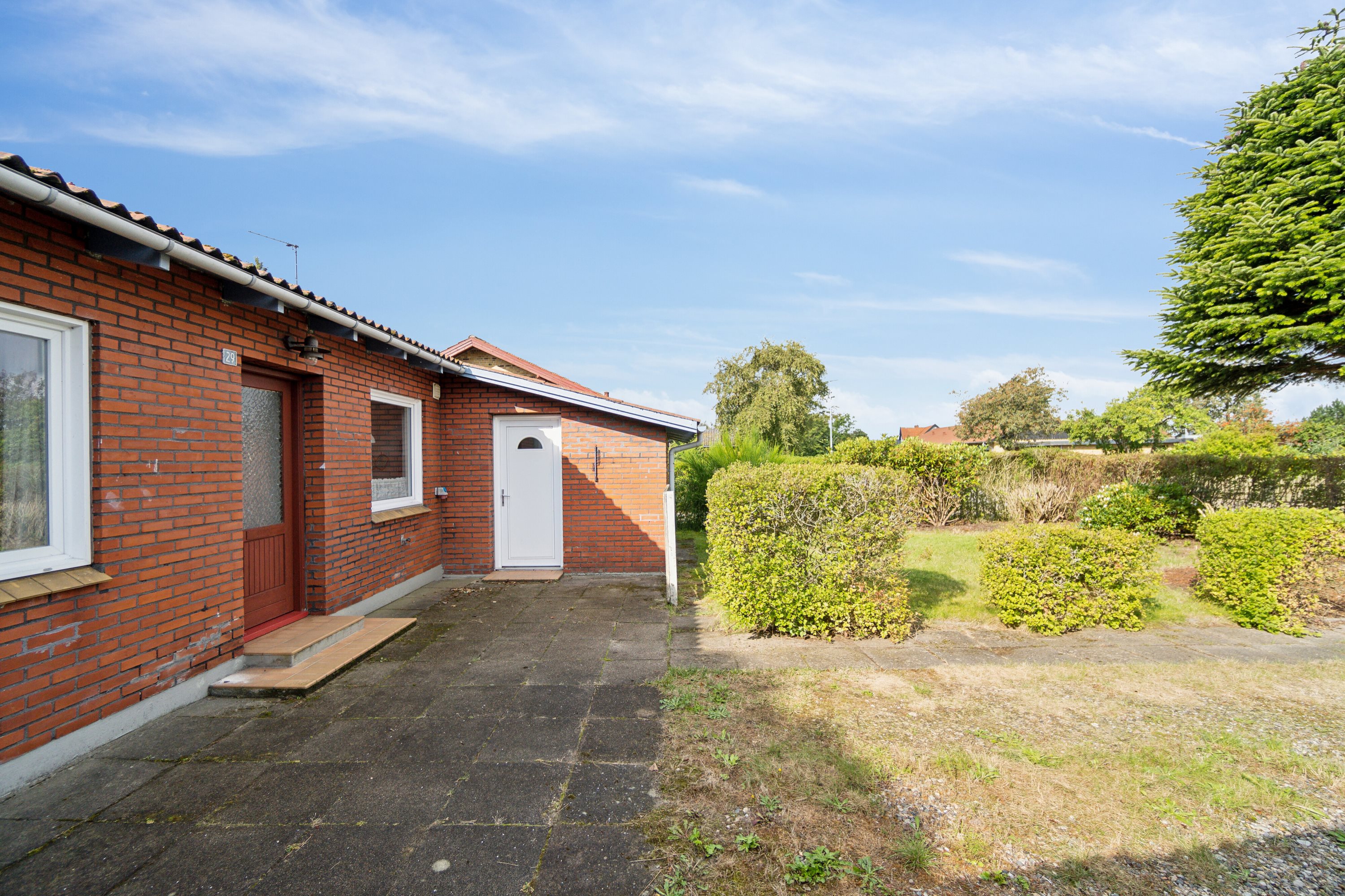 Fremhævet udendørs billede i fuldskærmstilstand. Billede af Buen 29, 9881 Bindslev