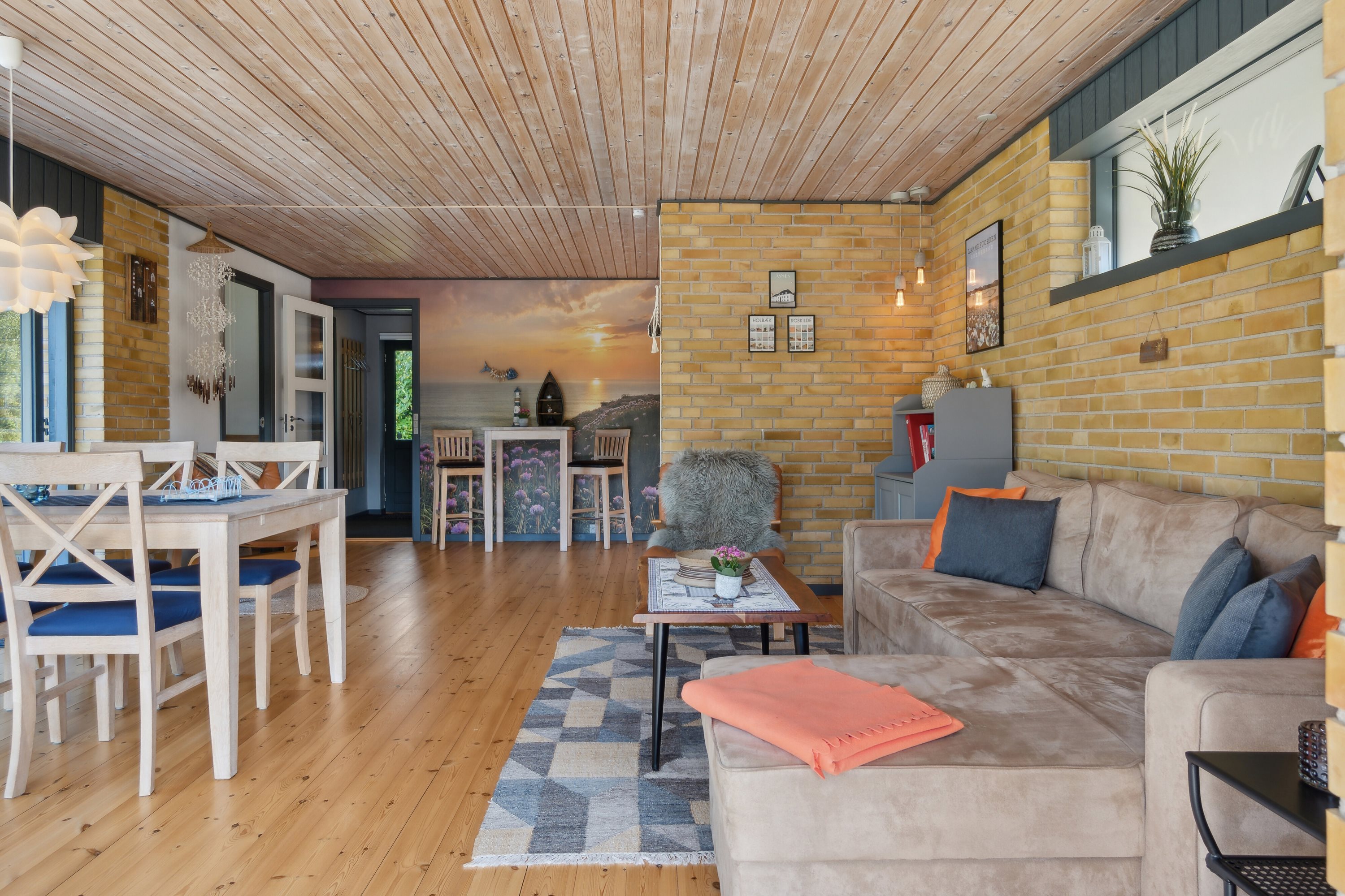 Fremhævet stue billede i fuldskærmstilstand. Billede af Højbjergvej 2, Ordrup, 4540 Fårevejle