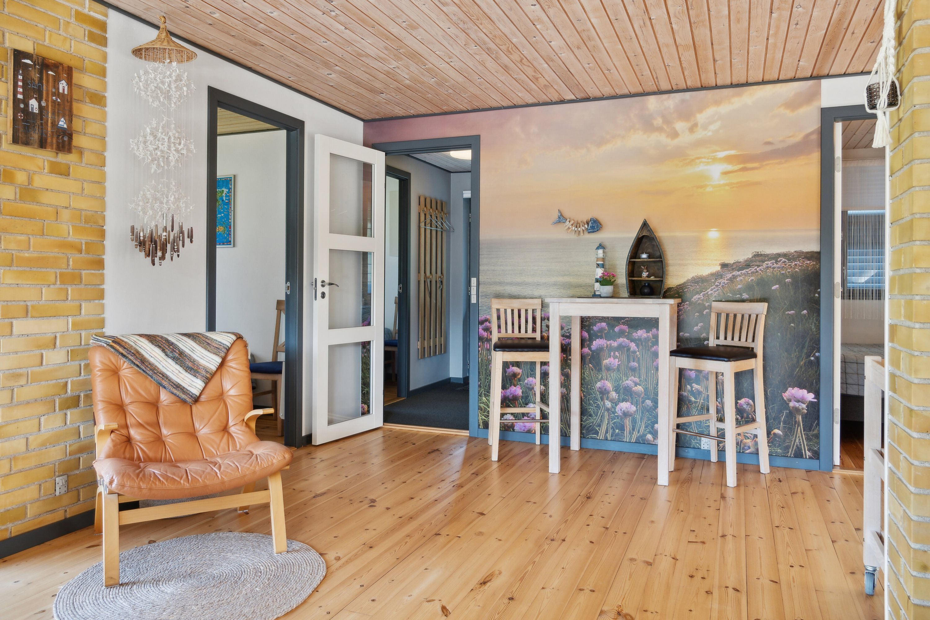 Fremhævet stue billede i fuldskærmstilstand. Billede af Højbjergvej 2, Ordrup, 4540 Fårevejle