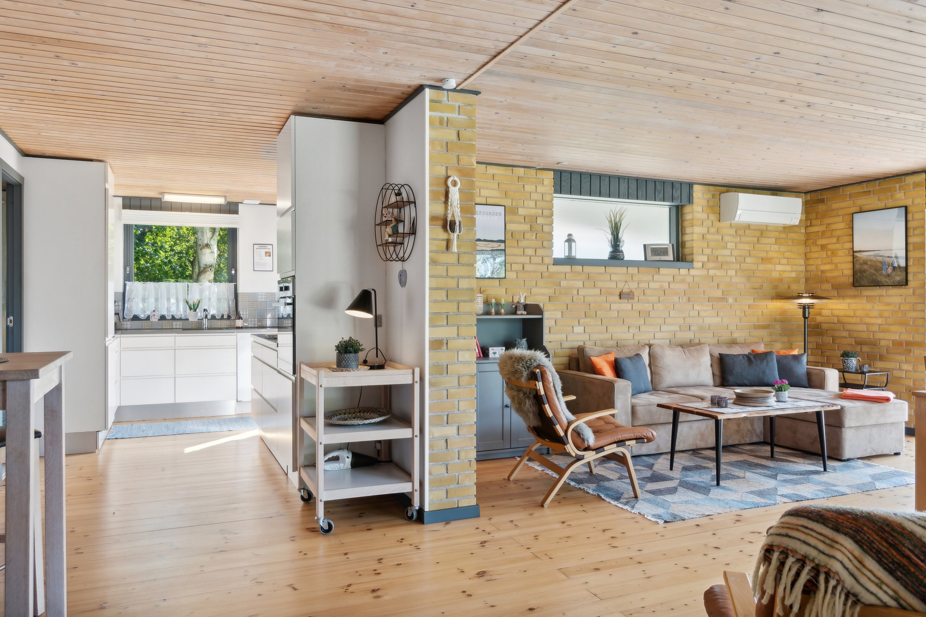 Fremhævet stue billede i fuldskærmstilstand. Billede af Højbjergvej 2, Ordrup, 4540 Fårevejle