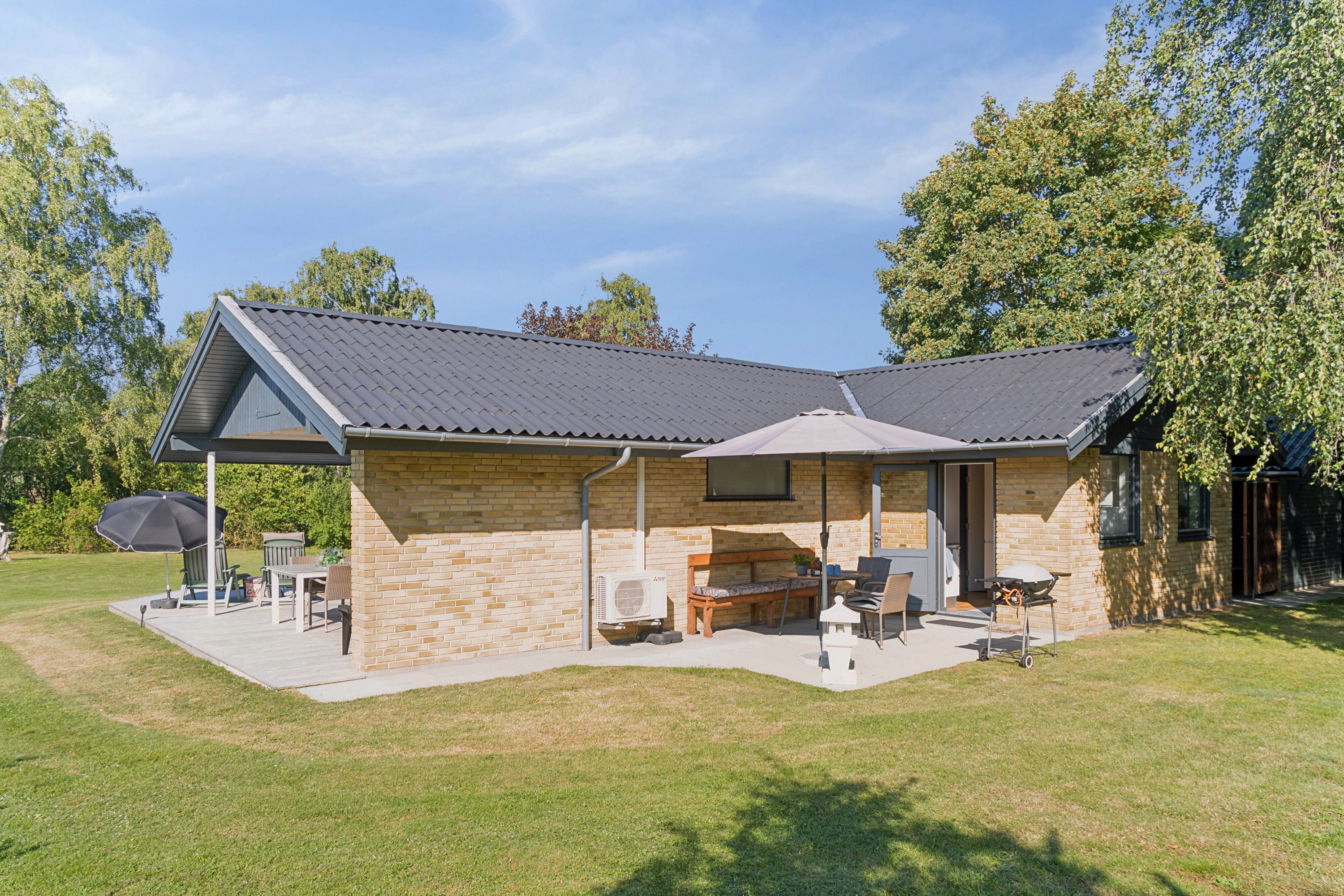 Miniaturebillede 1: set fra haven. Billede af Højbjergvej 2, Ordrup, 4540 Fårevejle