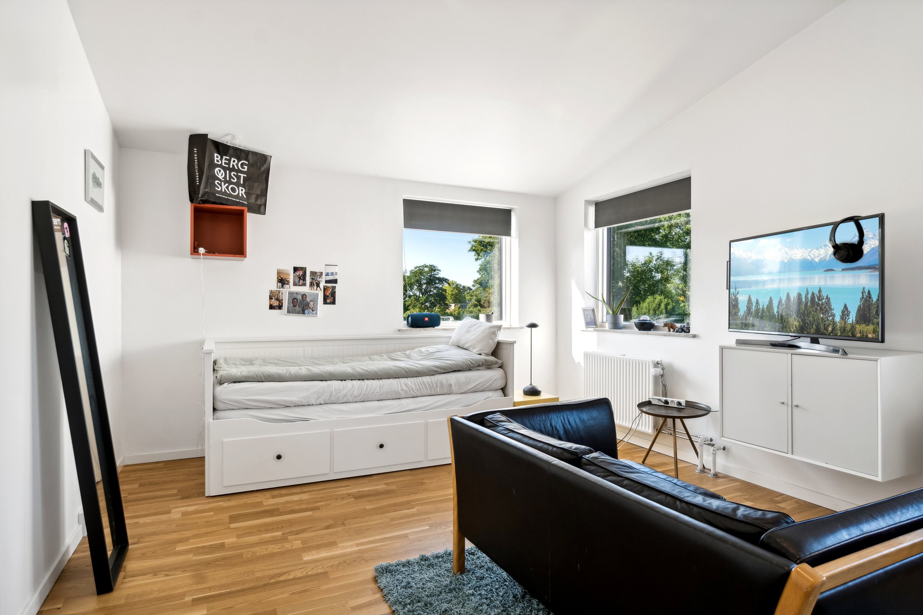 Fremhævet stue billede i fuldskærmstilstand. Billede af Capellas Alle 23, 2770 Kastrup