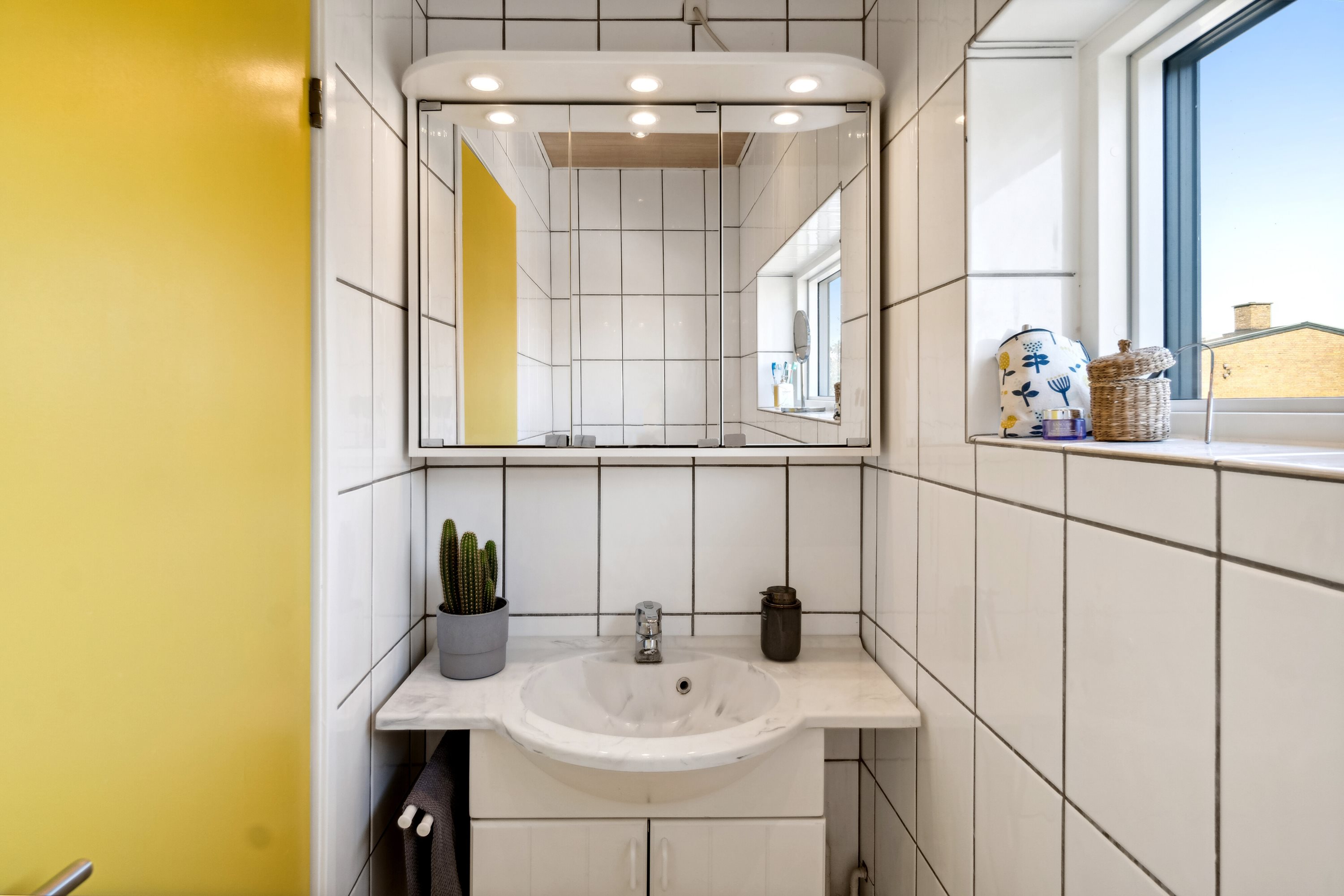 Fremhævet badeværelse billede i fuldskærmstilstand. Billede af Capellas Alle 23, 2770 Kastrup