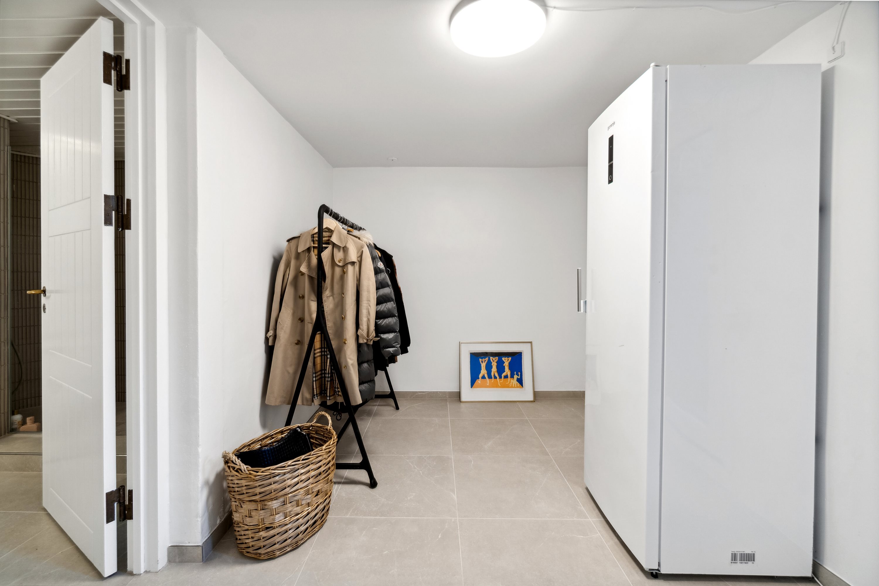 Fremhævet gang billede i fuldskærmstilstand. Billede af Capellas Alle 23, 2770 Kastrup