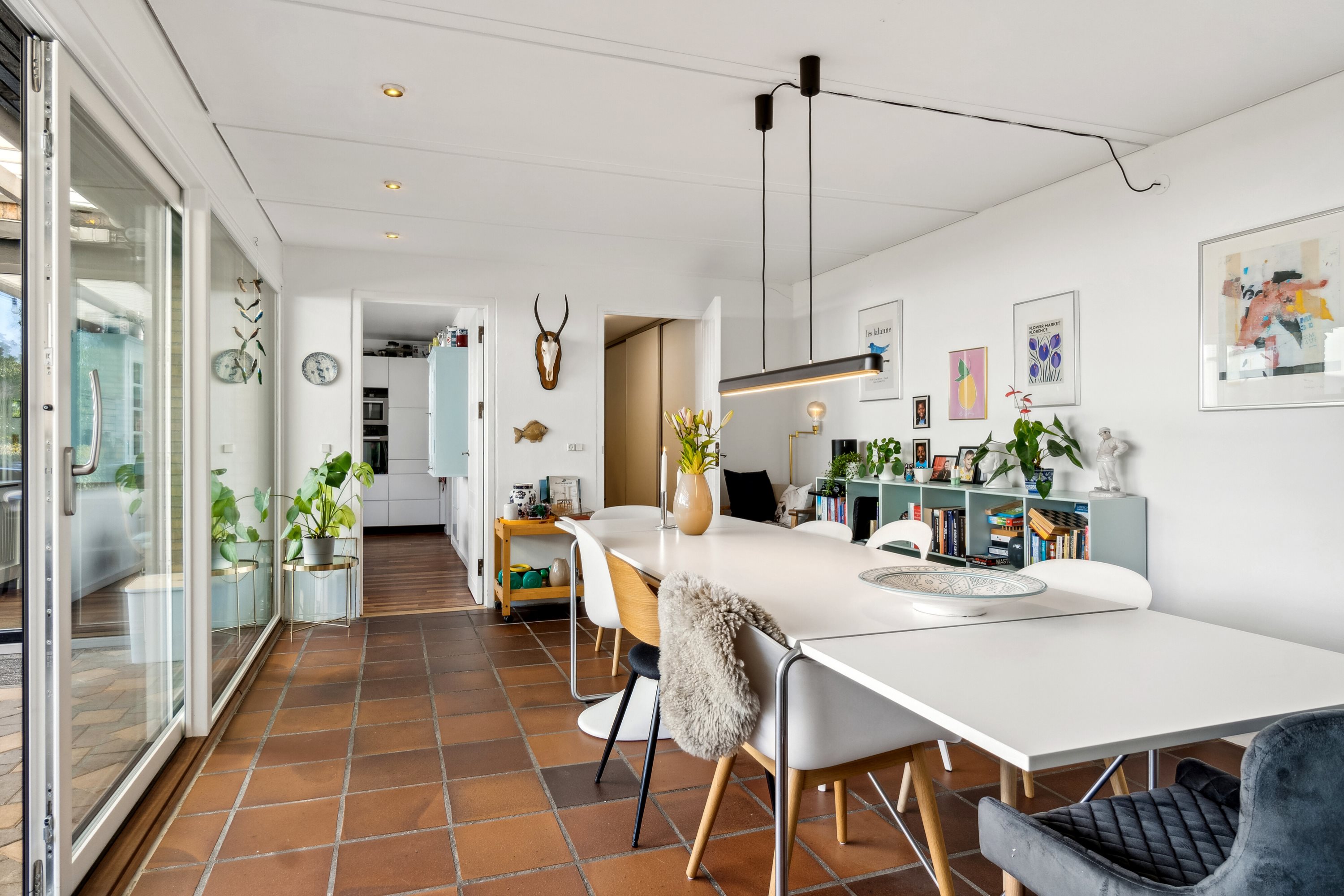 Fremhævet spisestue billede i fuldskærmstilstand. Billede af Capellas Alle 23, 2770 Kastrup