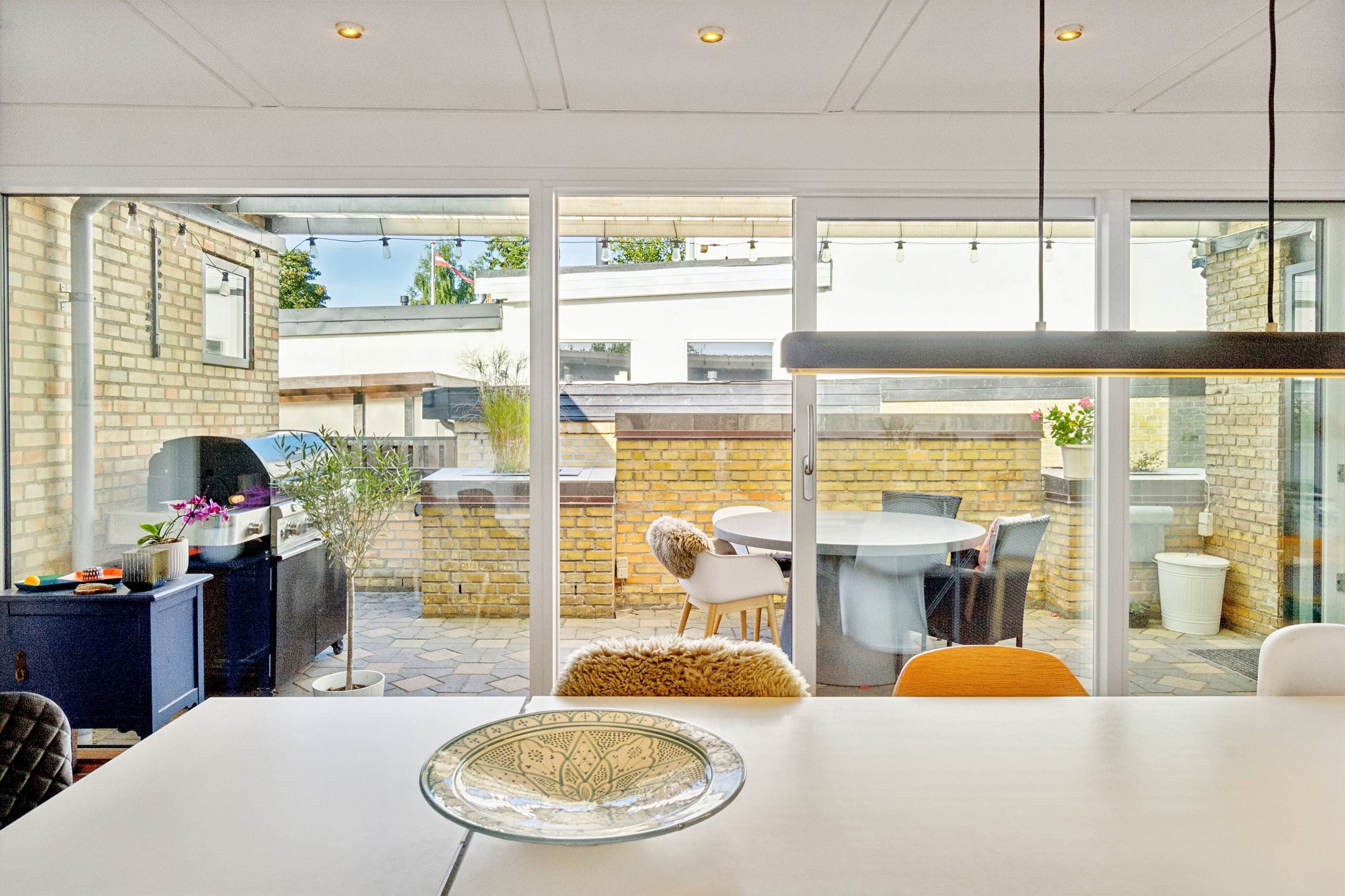 Fremhævet spisestue billede i fuldskærmstilstand. Billede af Capellas Alle 23, 2770 Kastrup