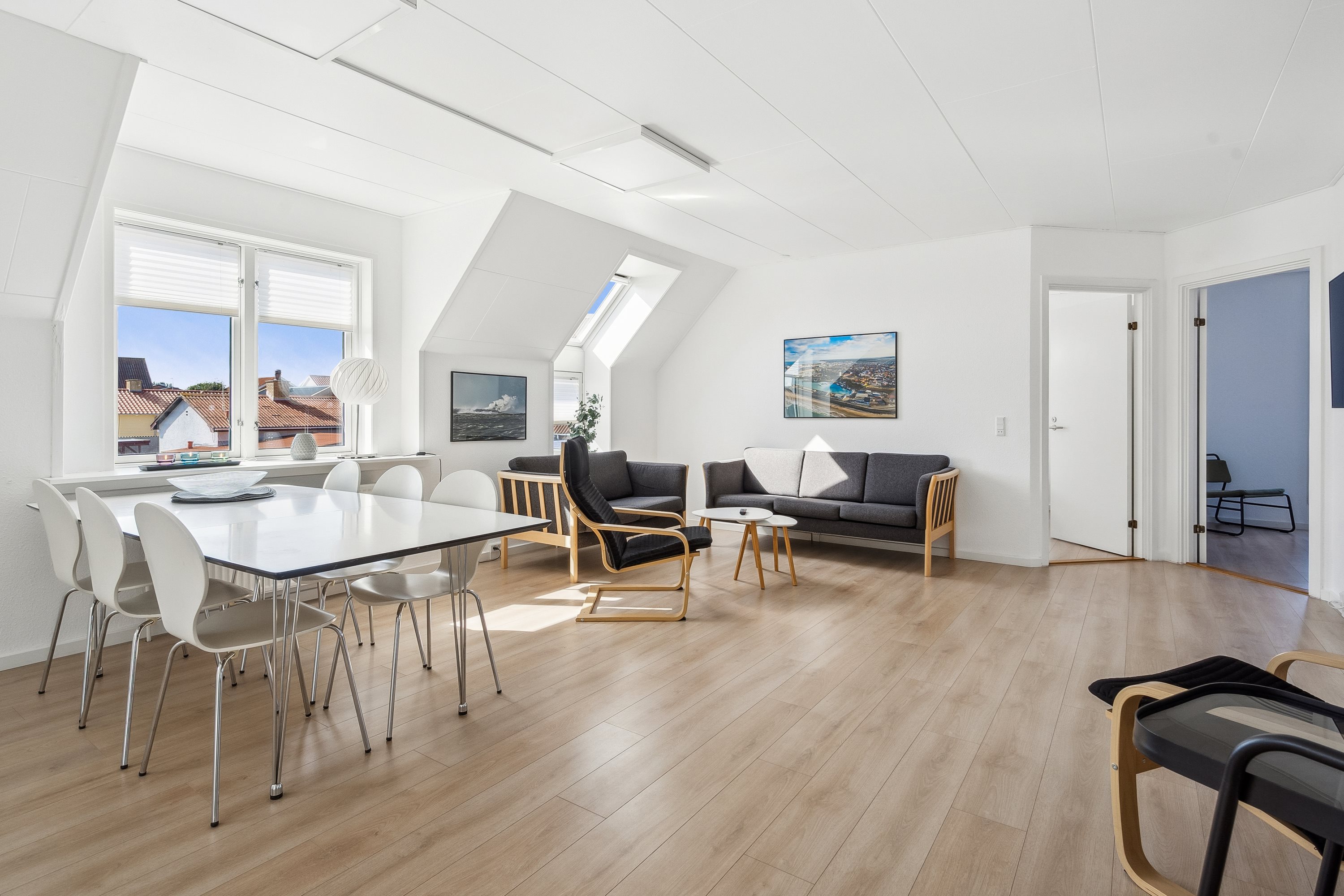 Fremhævet stue billede i fuldskærmstilstand. Billede af Nørregade 18, 1. tv., 9850 Hirtshals