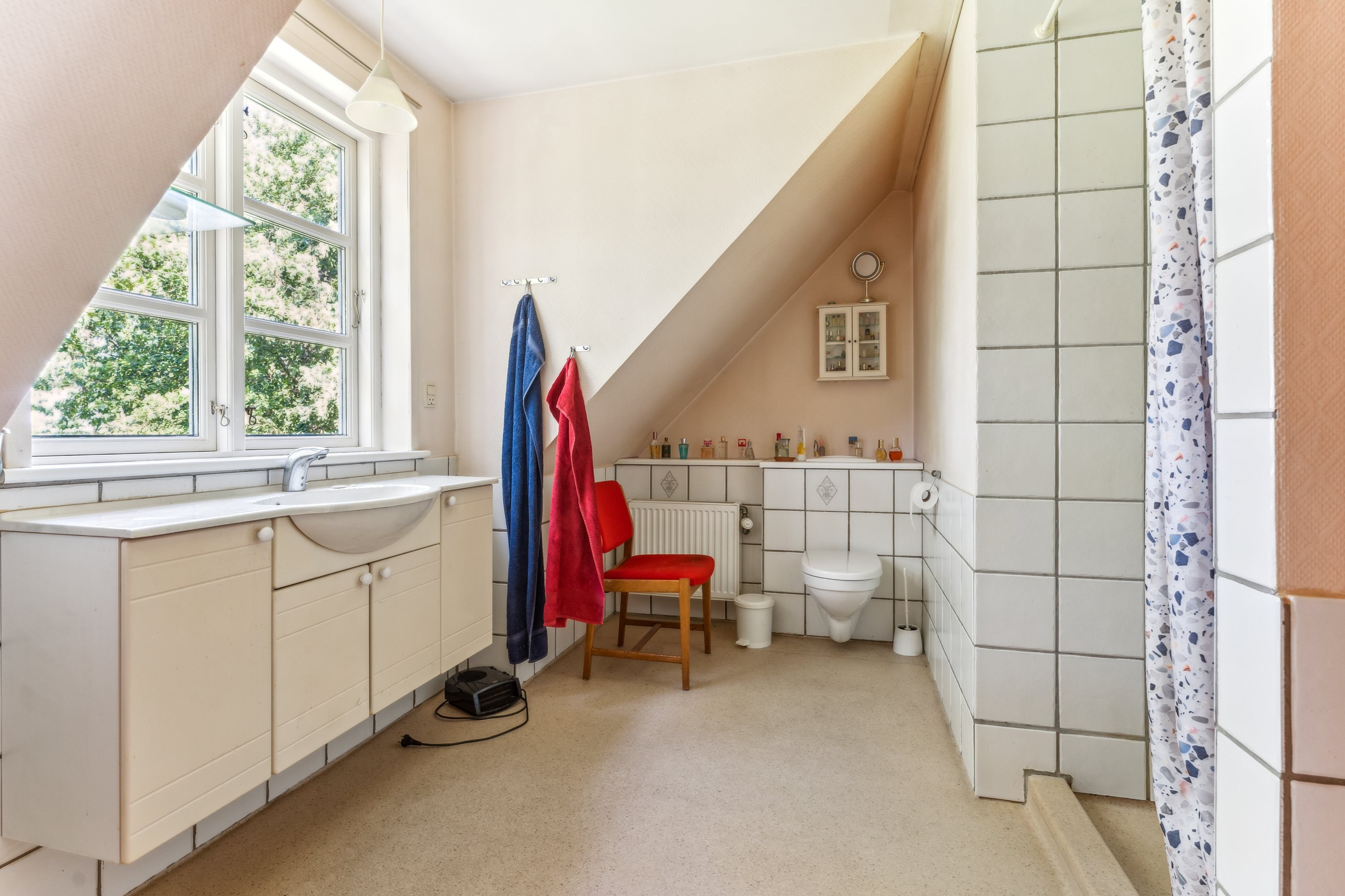 Fremhævet badeværelse billede i fuldskærmstilstand. Billede af Dengsøvej 20, V Velling, 8860 Ulstrup