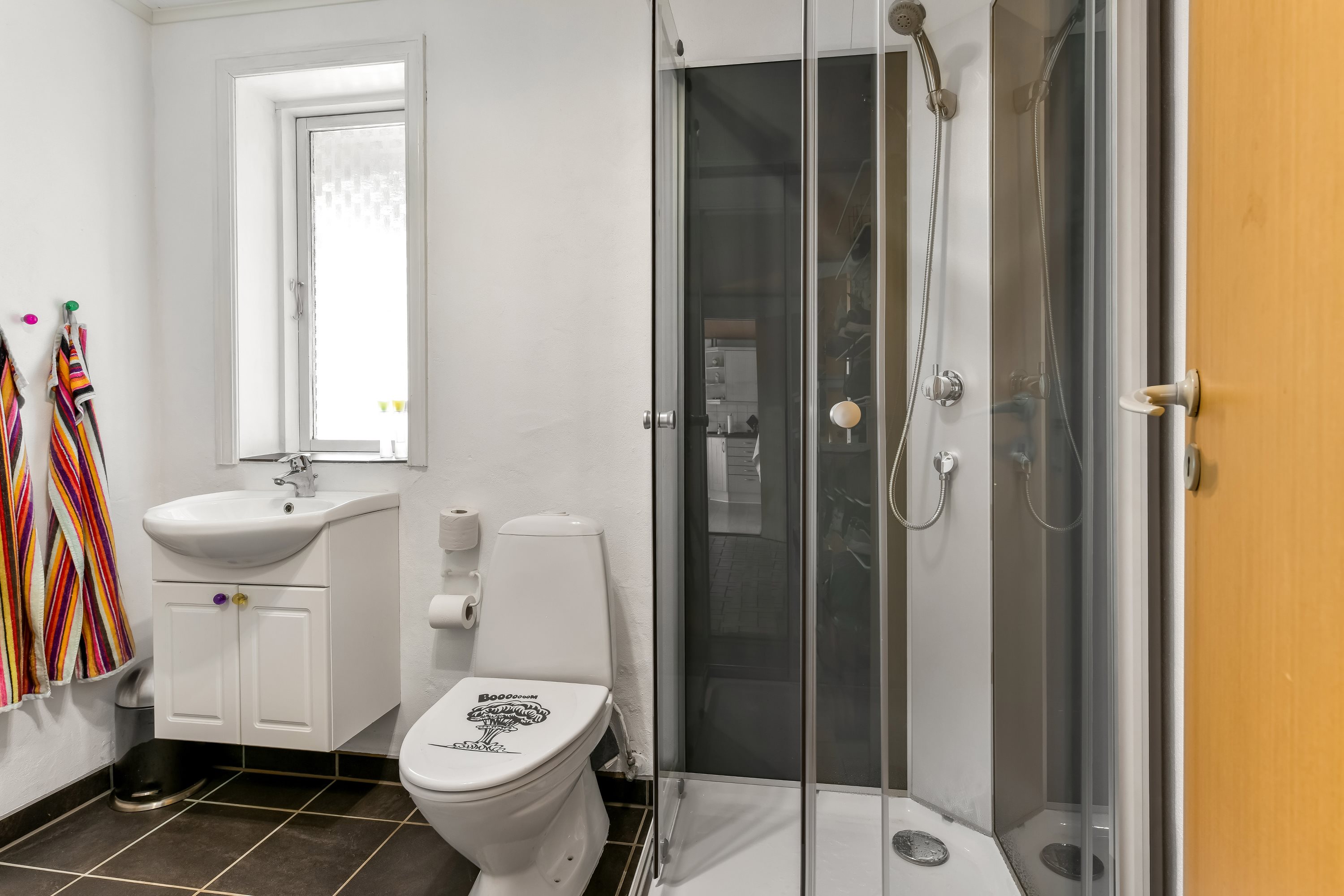 Fremhævet badeværelse billede i fuldskærmstilstand. Billede af Vestparken 39, 6840 Oksbøl