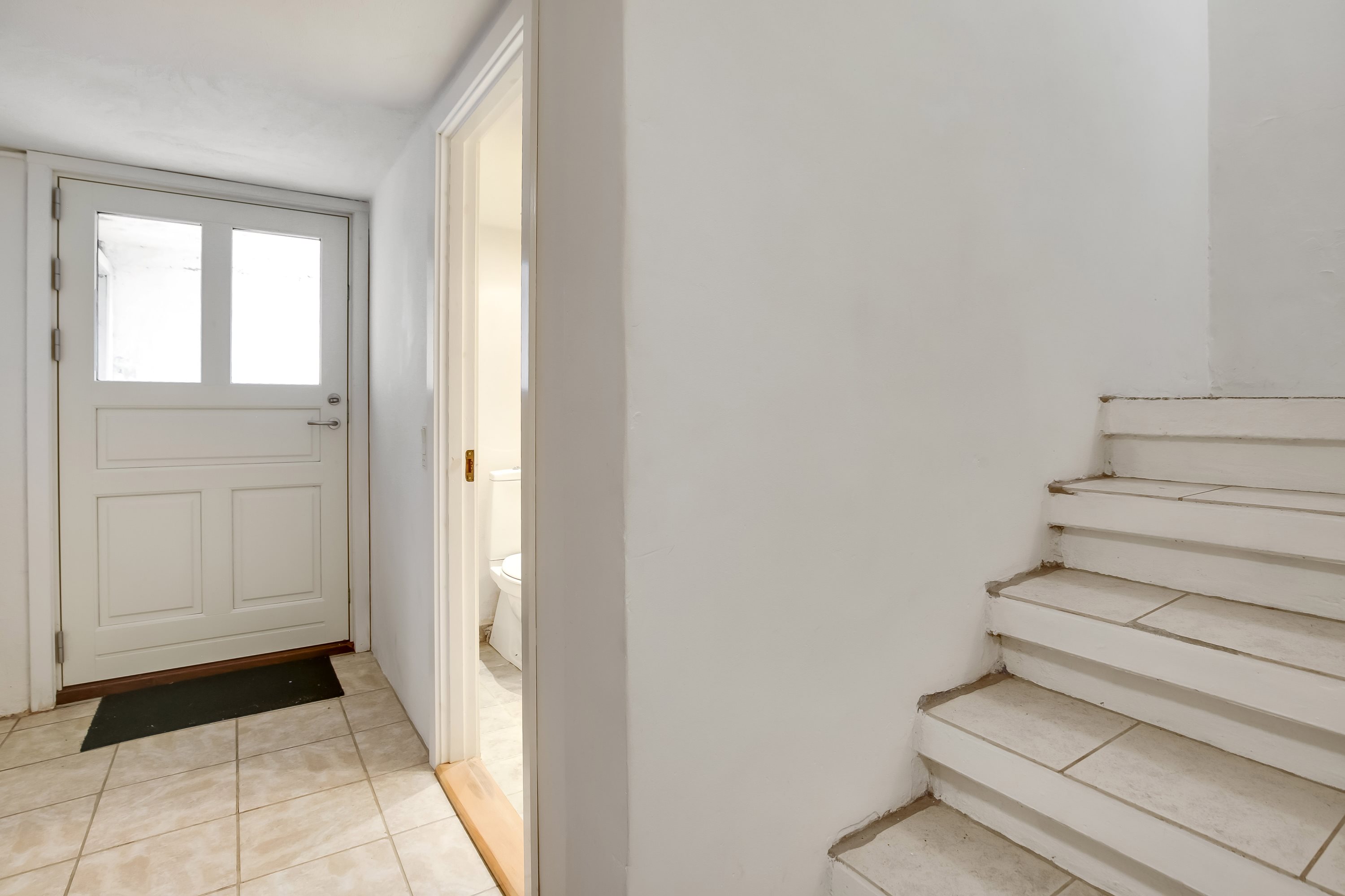 Fremhævet entré billede i fuldskærmstilstand. Billede af Tjørnevænget 9, Følle, 8410 Rønde