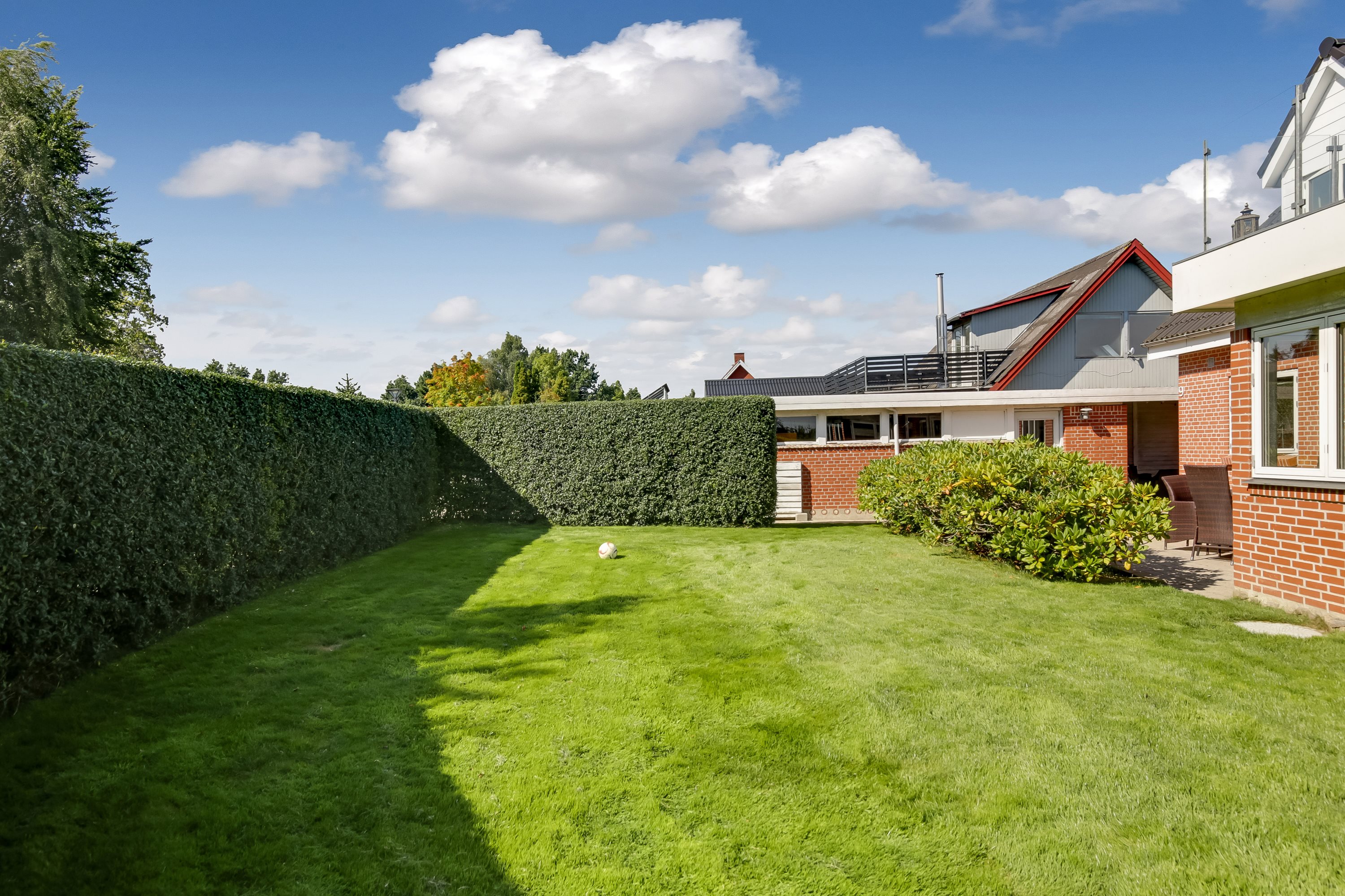 Fremhævet have billede i fuldskærmstilstand. Billede af Tjørnevænget 9, Følle, 8410 Rønde