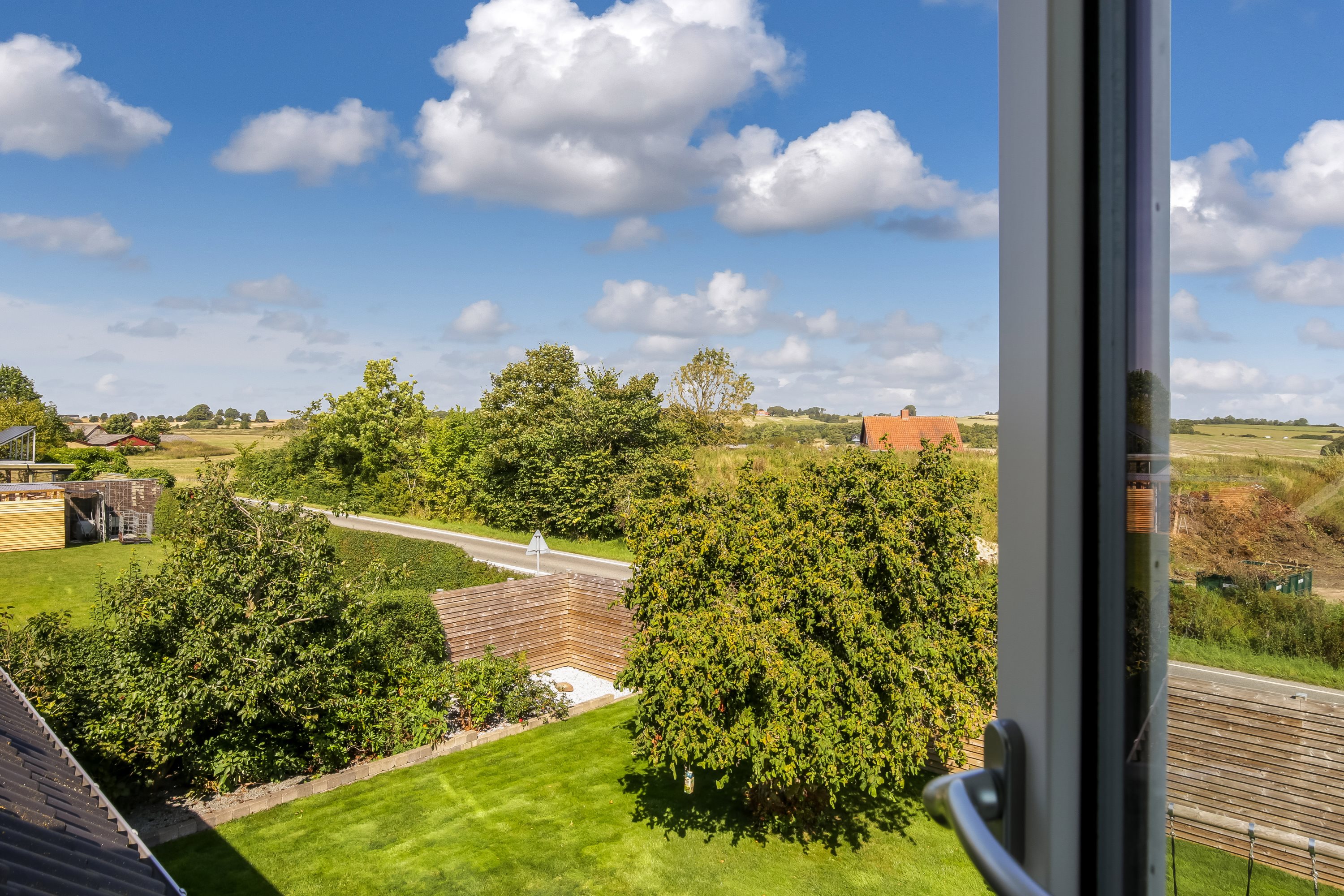 Fremhævet område billede i fuldskærmstilstand. Billede af Tjørnevænget 9, Følle, 8410 Rønde