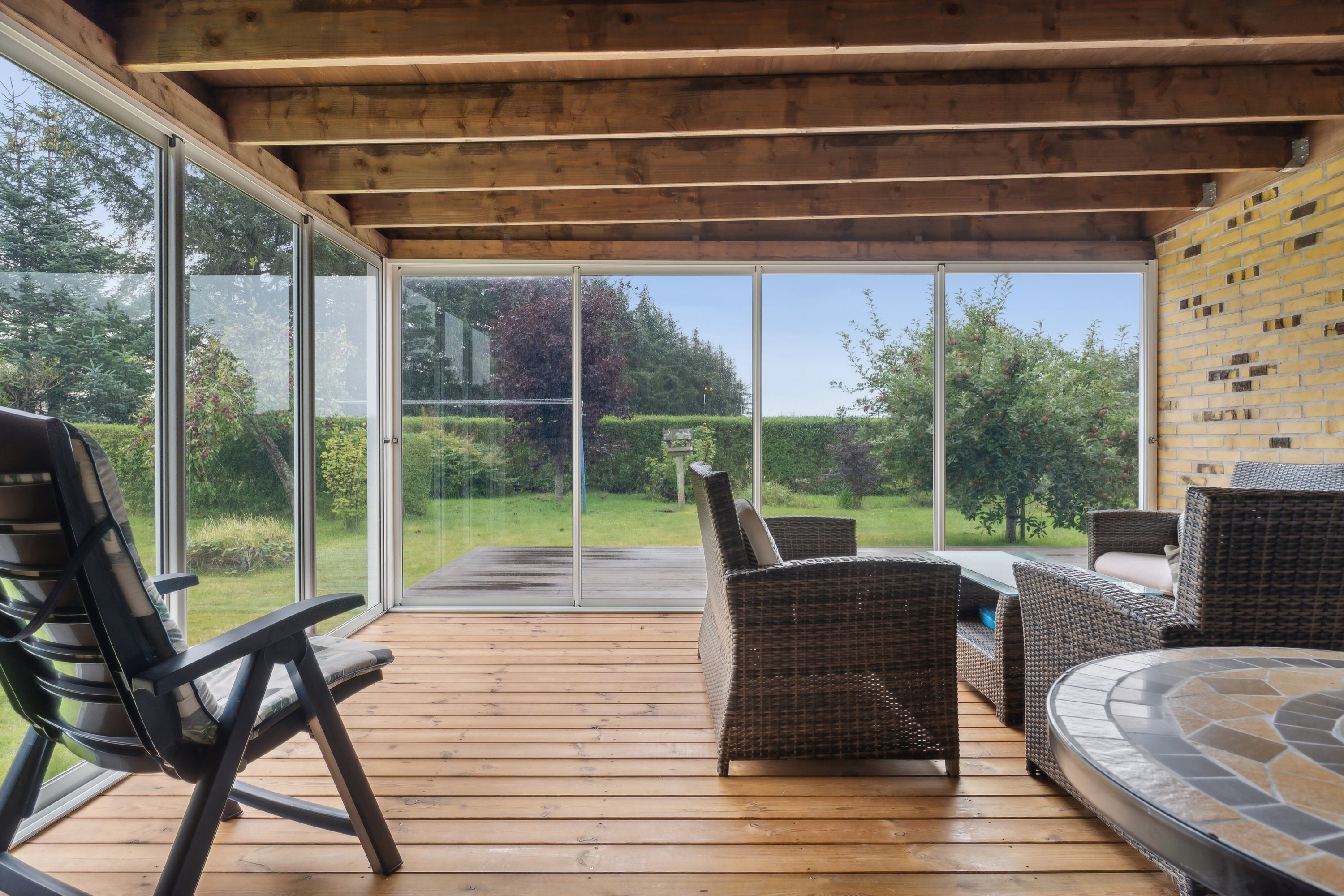 Fremhævet overdækket terrasse billede i fuldskærmstilstand. Billede af Buen 29, 9881 Bindslev