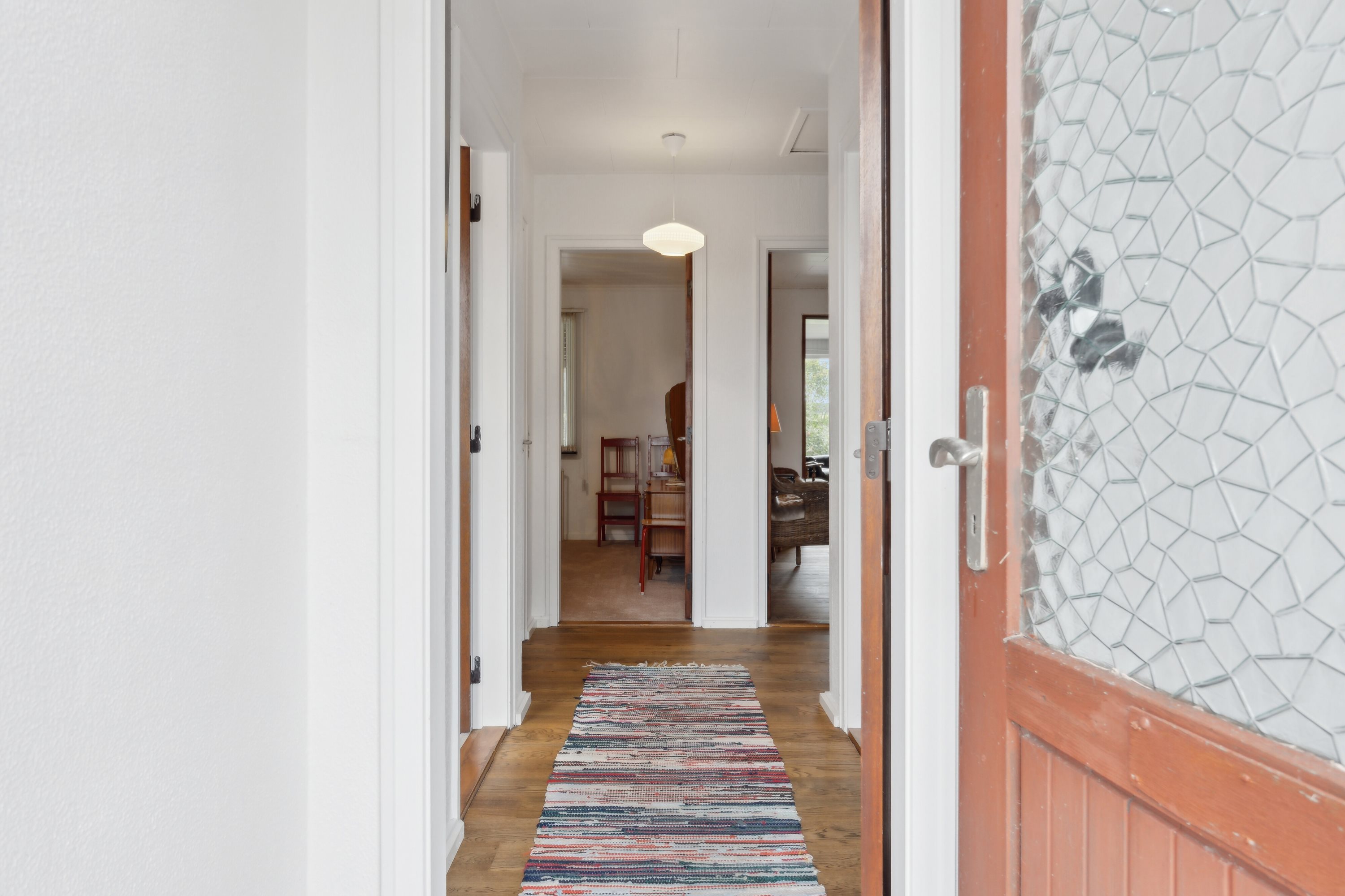 Fremhævet gang billede i fuldskærmstilstand. Billede af Buen 29, 9881 Bindslev