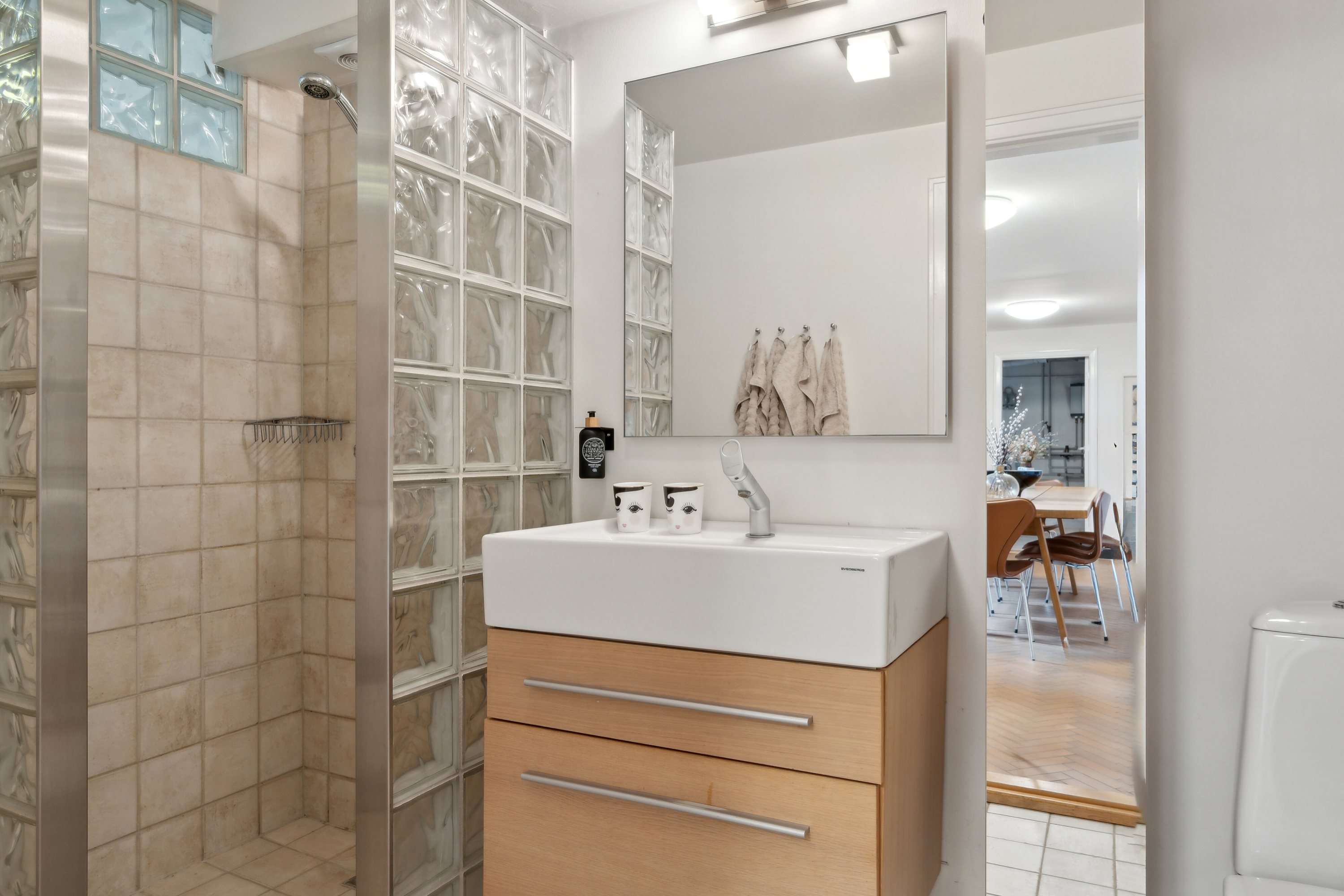 Fremhævet badeværelse billede i fuldskærmstilstand. Billede af Tørholmsvej 93, 9800 Hjørring