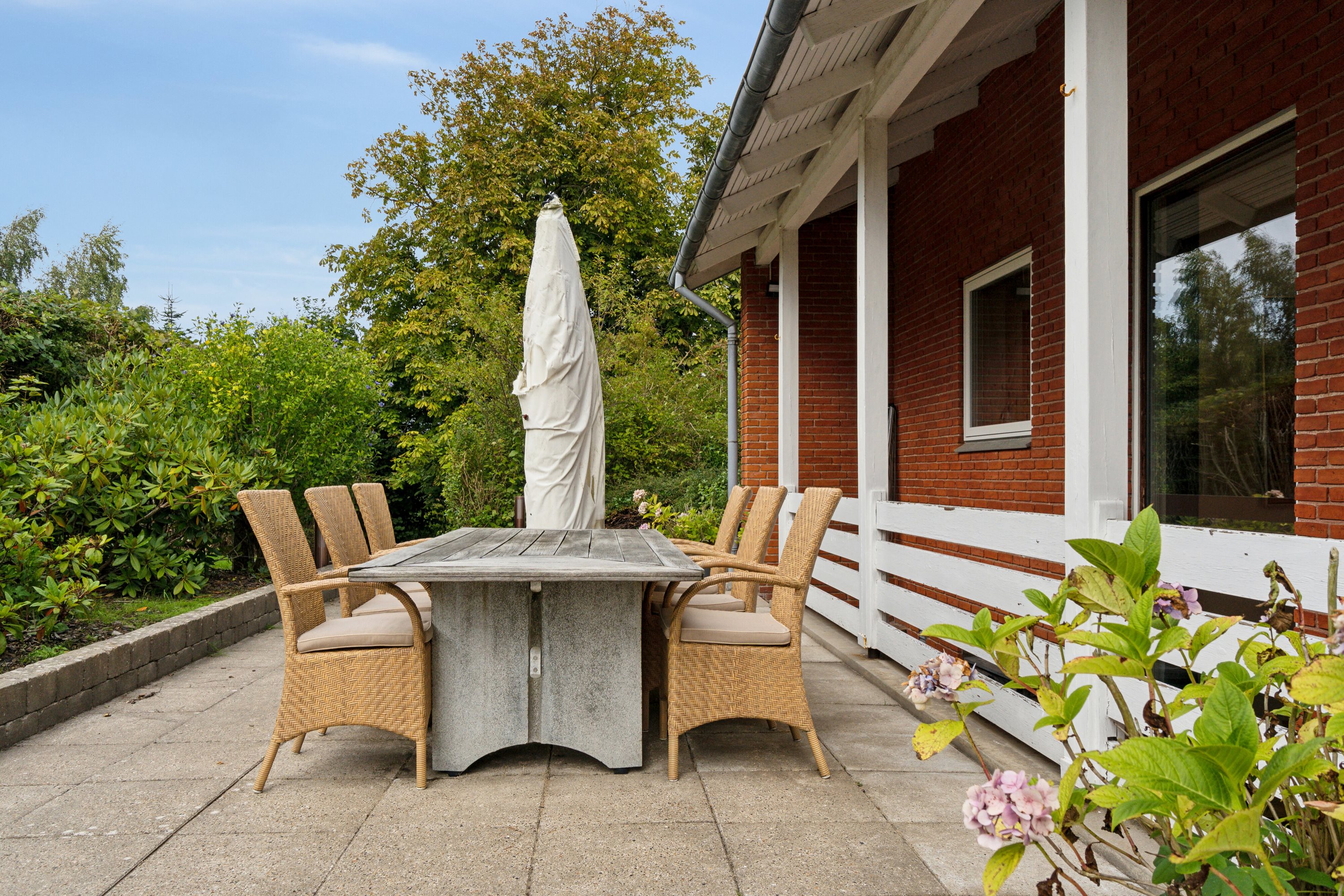 Fremhævet terrasse billede i fuldskærmstilstand. Billede af Tørholmsvej 93, 9800 Hjørring