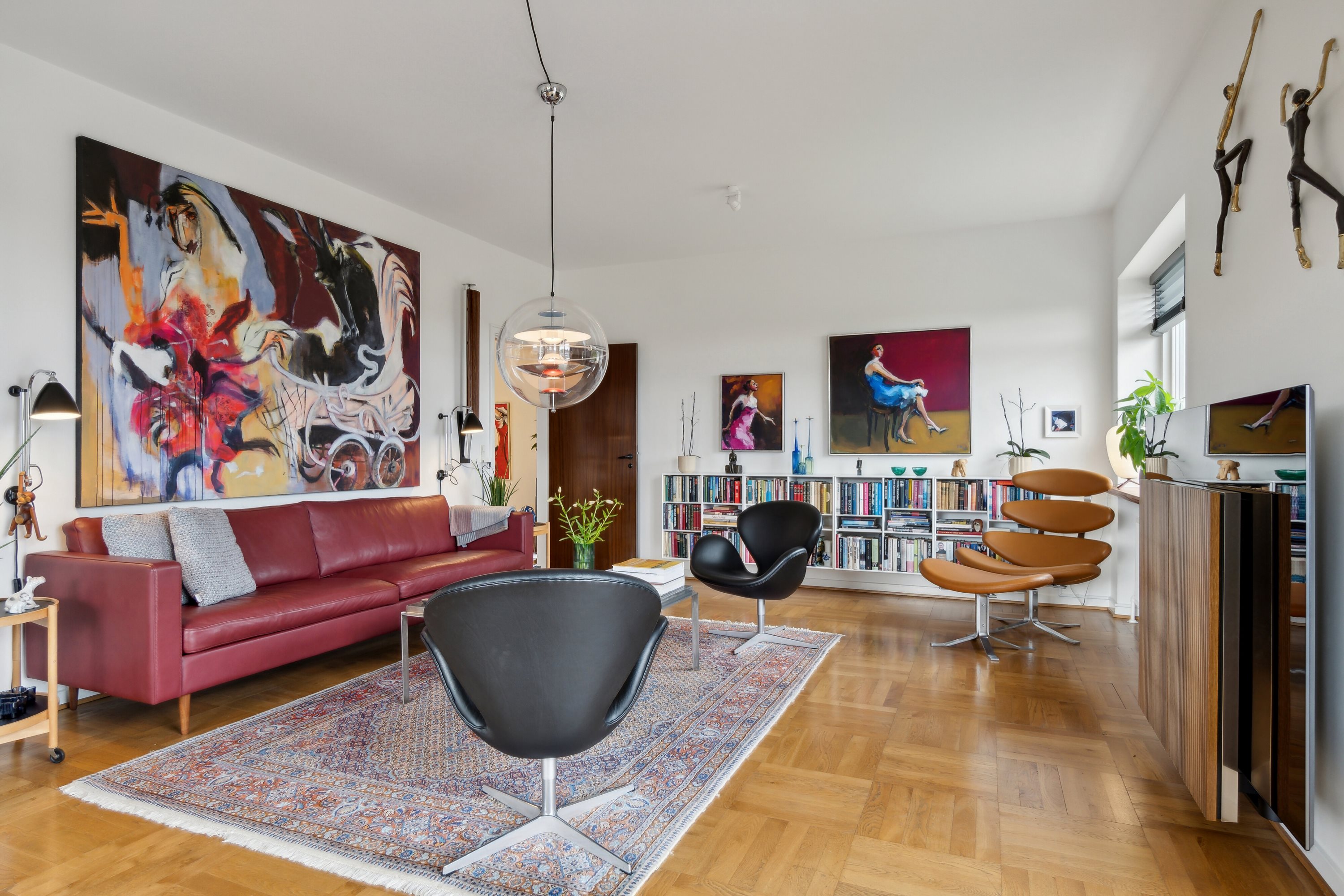 Fremhævet stue billede i fuldskærmstilstand. Billede af Tørholmsvej 93, 9800 Hjørring