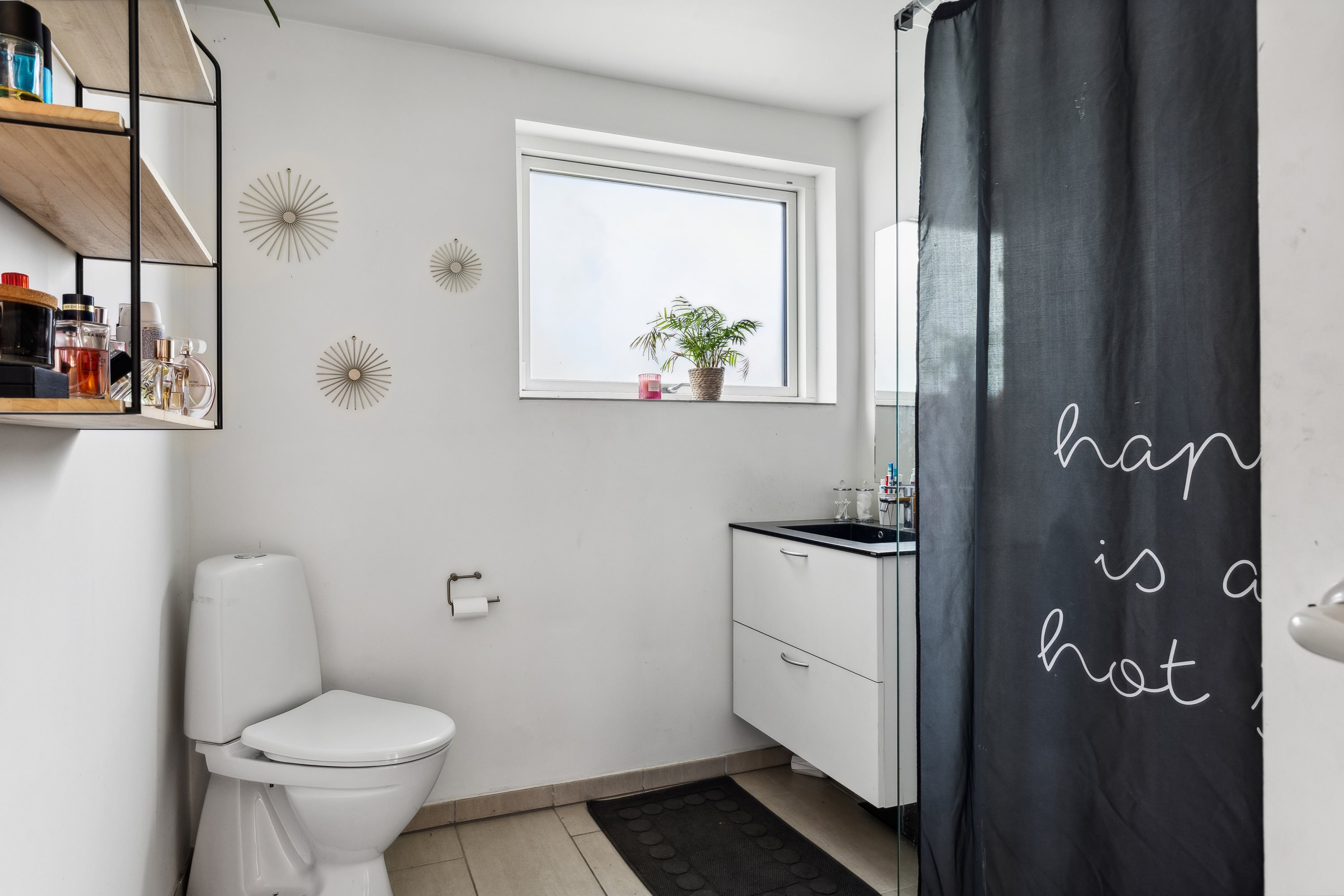 Fremhævet badeværelse billede i fuldskærmstilstand. Billede af Munkeparken 33, Vester Åby, 5600 Faaborg