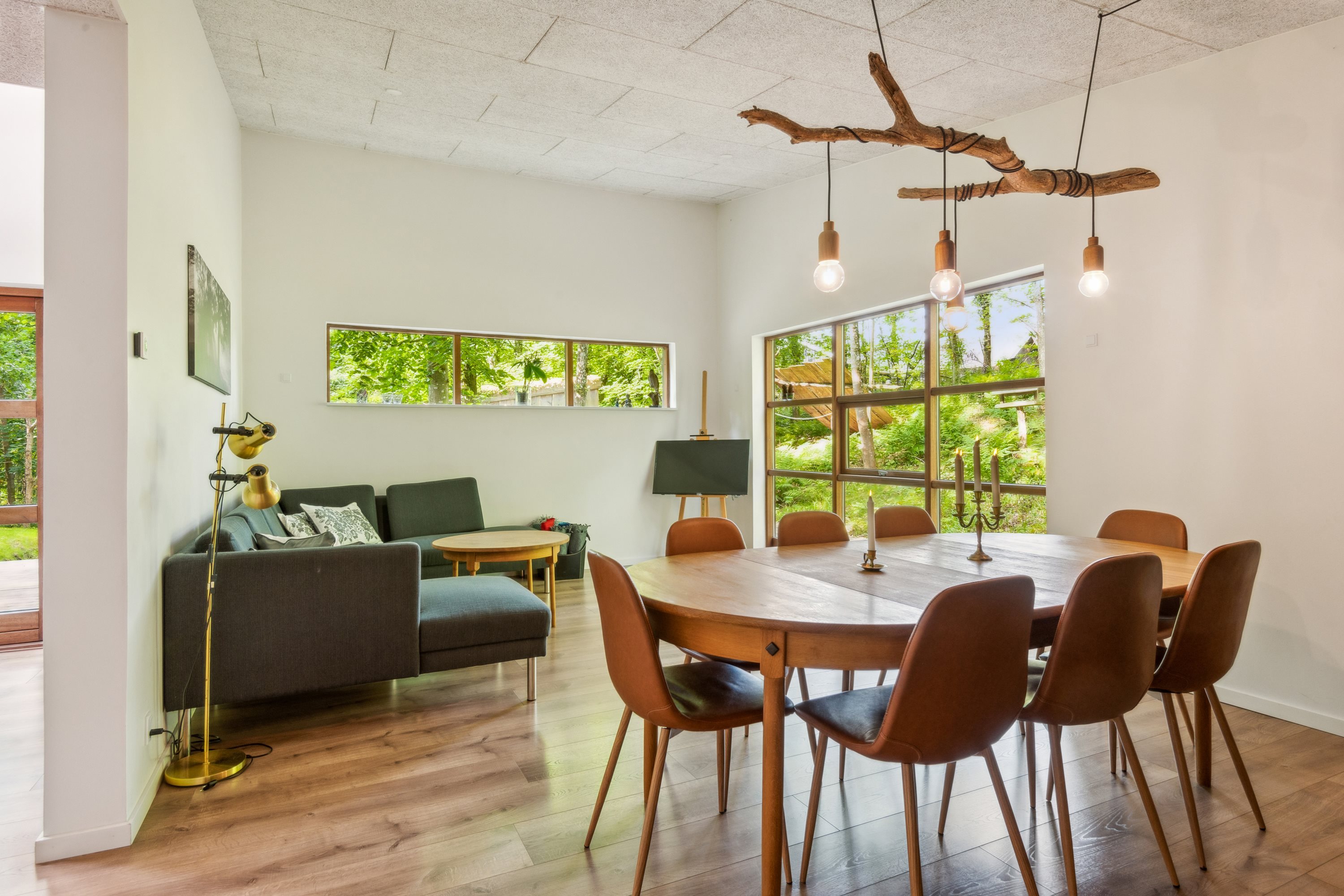 Fremhævet stue billede i fuldskærmstilstand. Billede af Gistrup Hedevej 41F, 9260 Gistrup