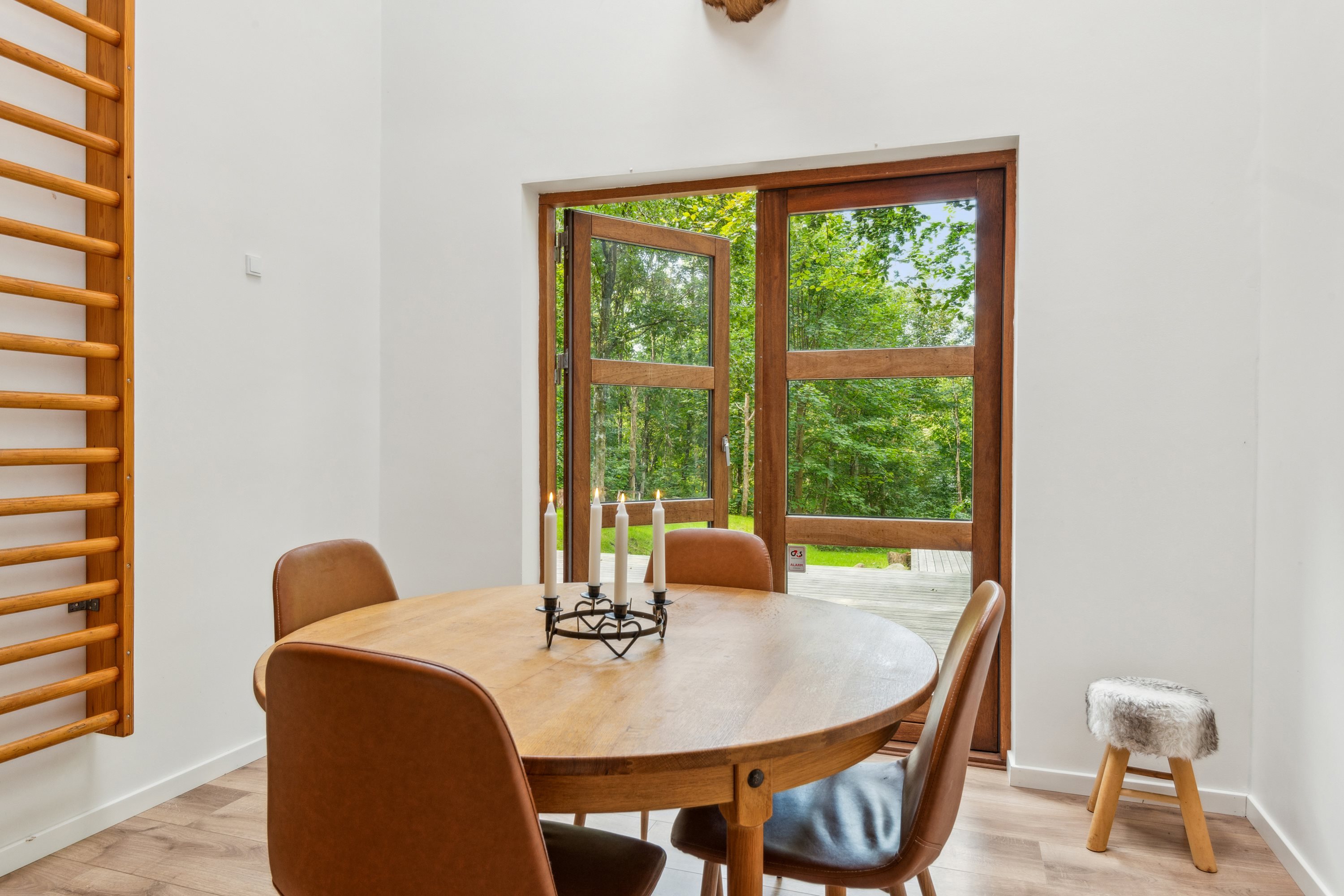 Fremhævet stue billede i fuldskærmstilstand. Billede af Gistrup Hedevej 41F, 9260 Gistrup