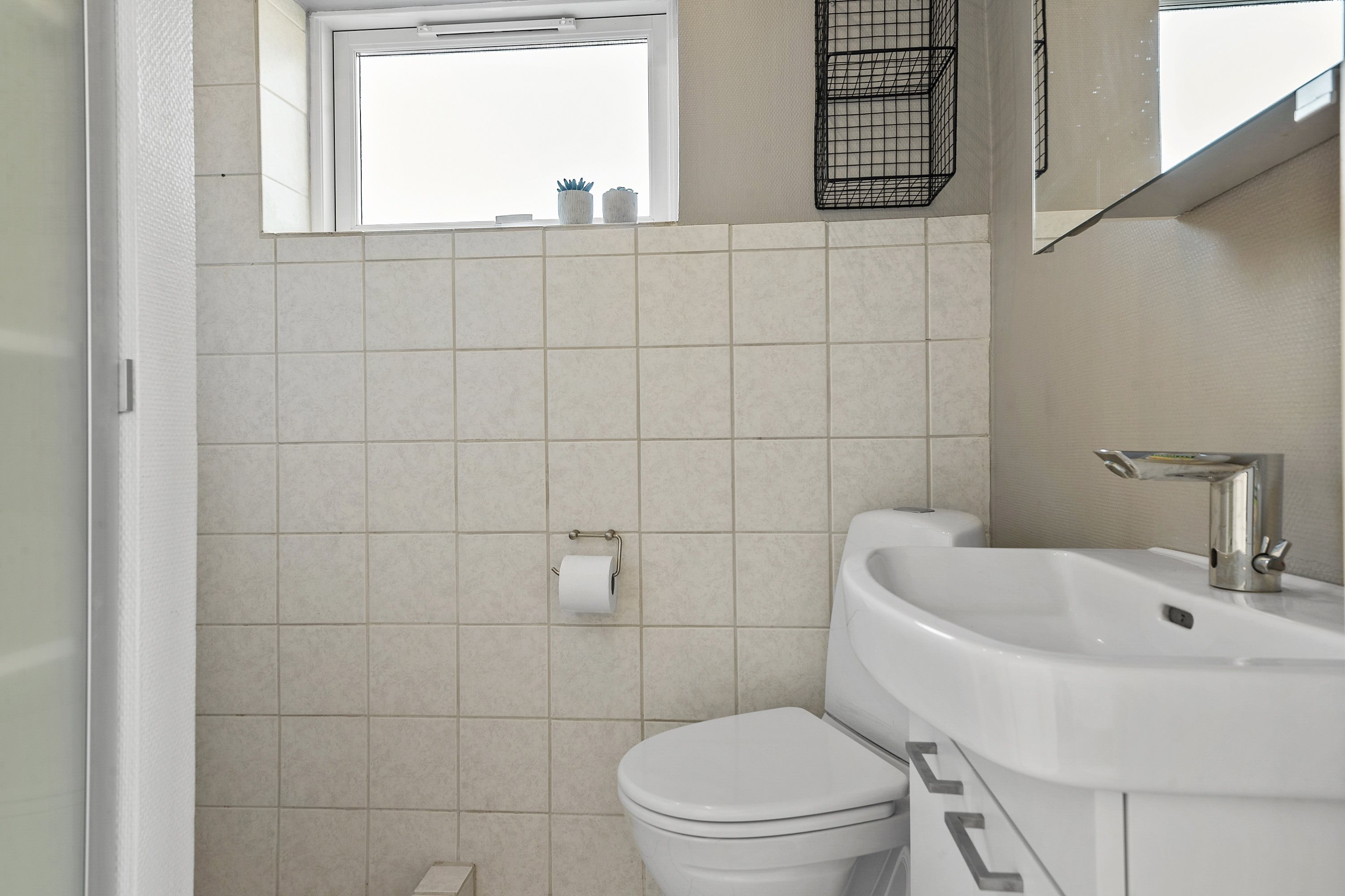 Fremhævet badeværelse billede i fuldskærmstilstand. Billede af Lemmestrupvej 17, Højby, 8300 Odder