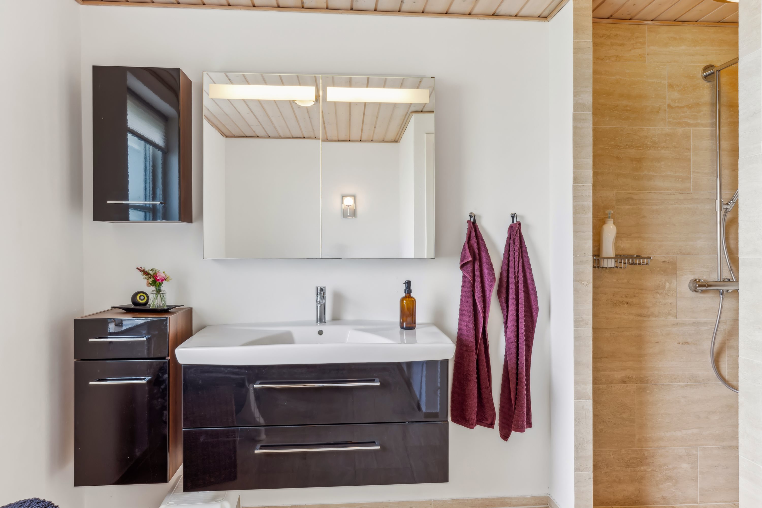 Fremhævet badeværelse billede i fuldskærmstilstand. Billede af Solbjergvej 8, Sønderby, 6470 Sydals