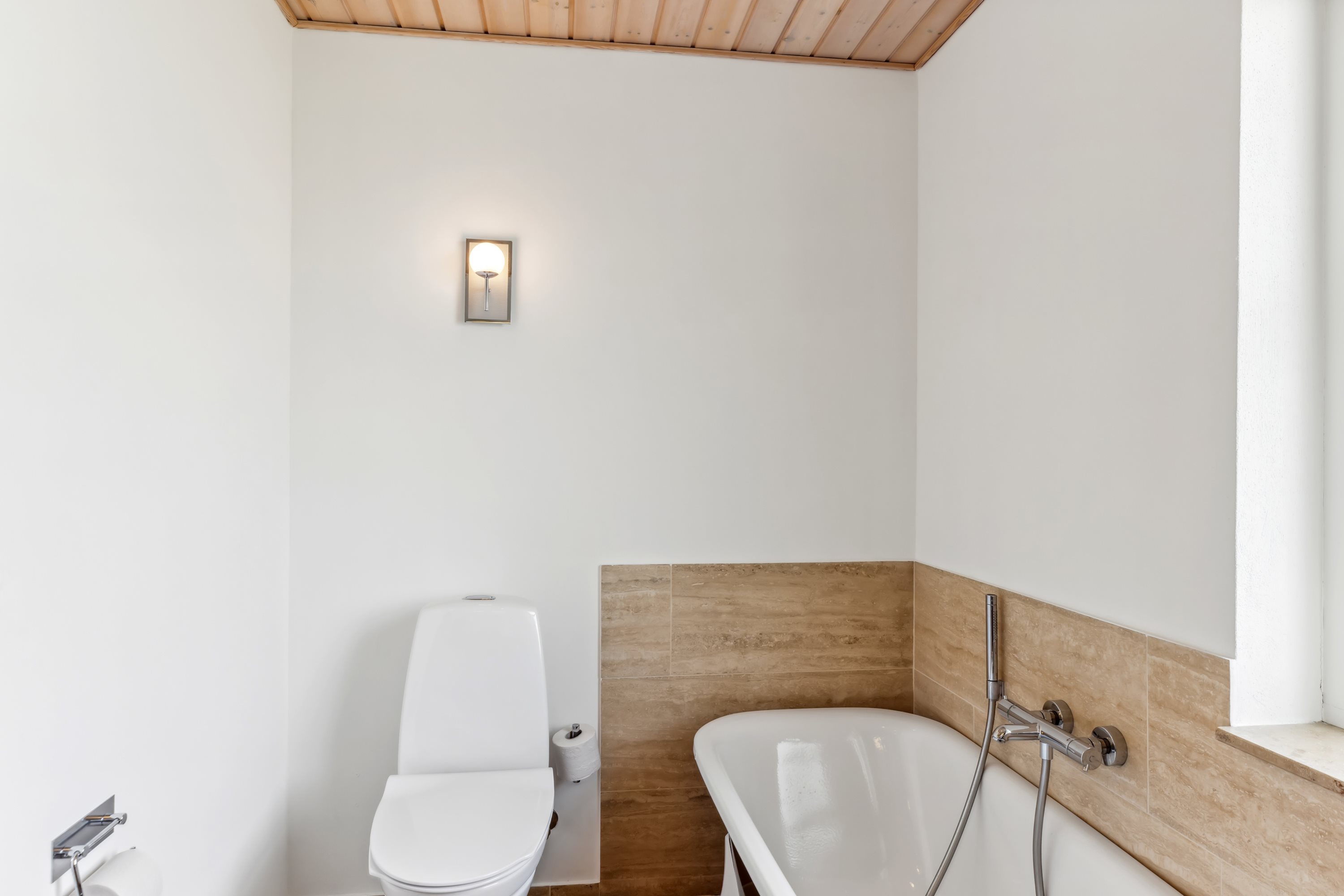 Fremhævet badeværelse billede i fuldskærmstilstand. Billede af Solbjergvej 8, Sønderby, 6470 Sydals