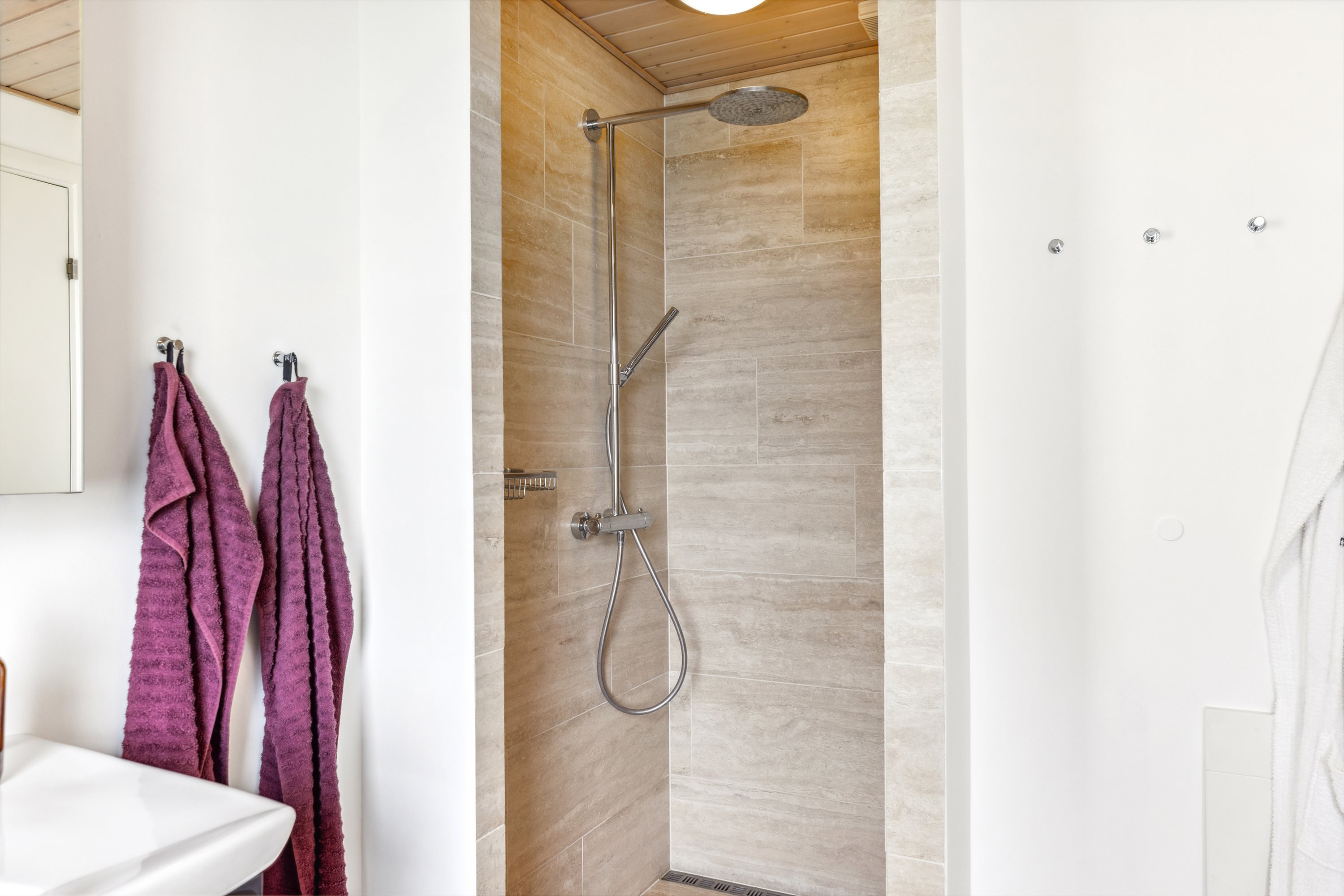 Fremhævet badeværelse billede i fuldskærmstilstand. Billede af Solbjergvej 8, Sønderby, 6470 Sydals