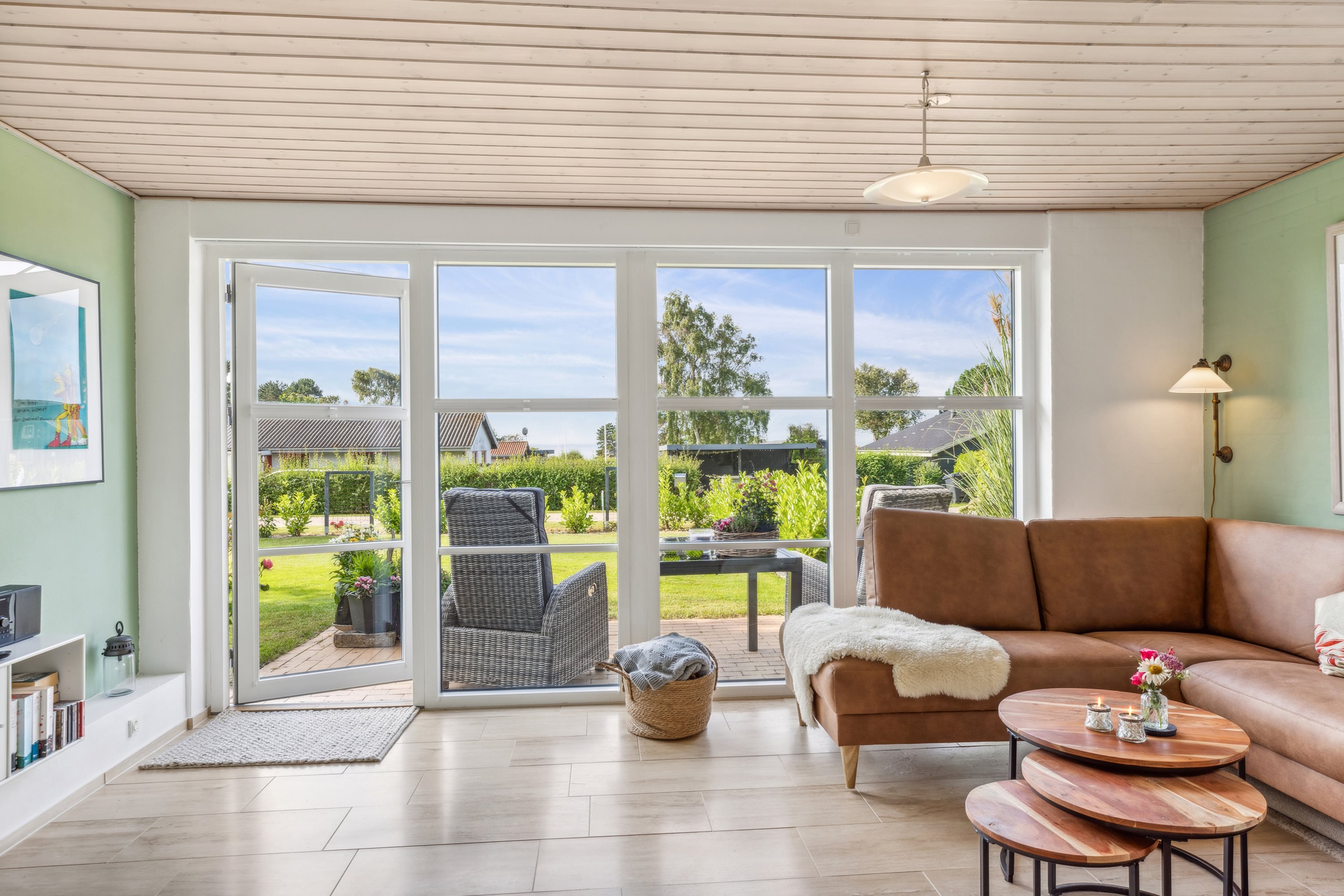 Fremhævet stue billede i fuldskærmstilstand. Billede af Solbjergvej 8, Sønderby, 6470 Sydals