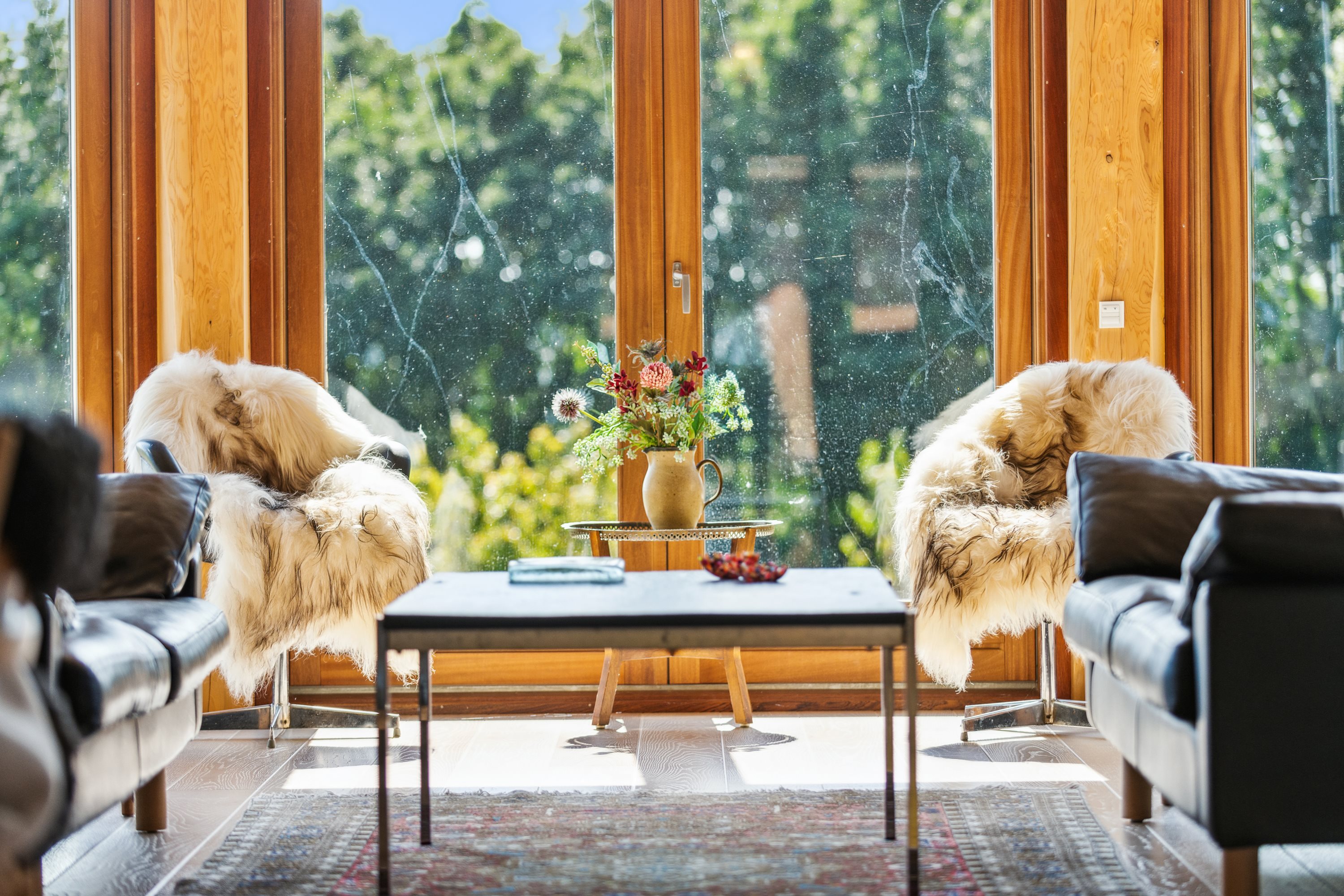 Fremhævet stue billede i fuldskærmstilstand. Billede af Svanholmsmindevej 23, Svanfolk, 9293 Kongerslev