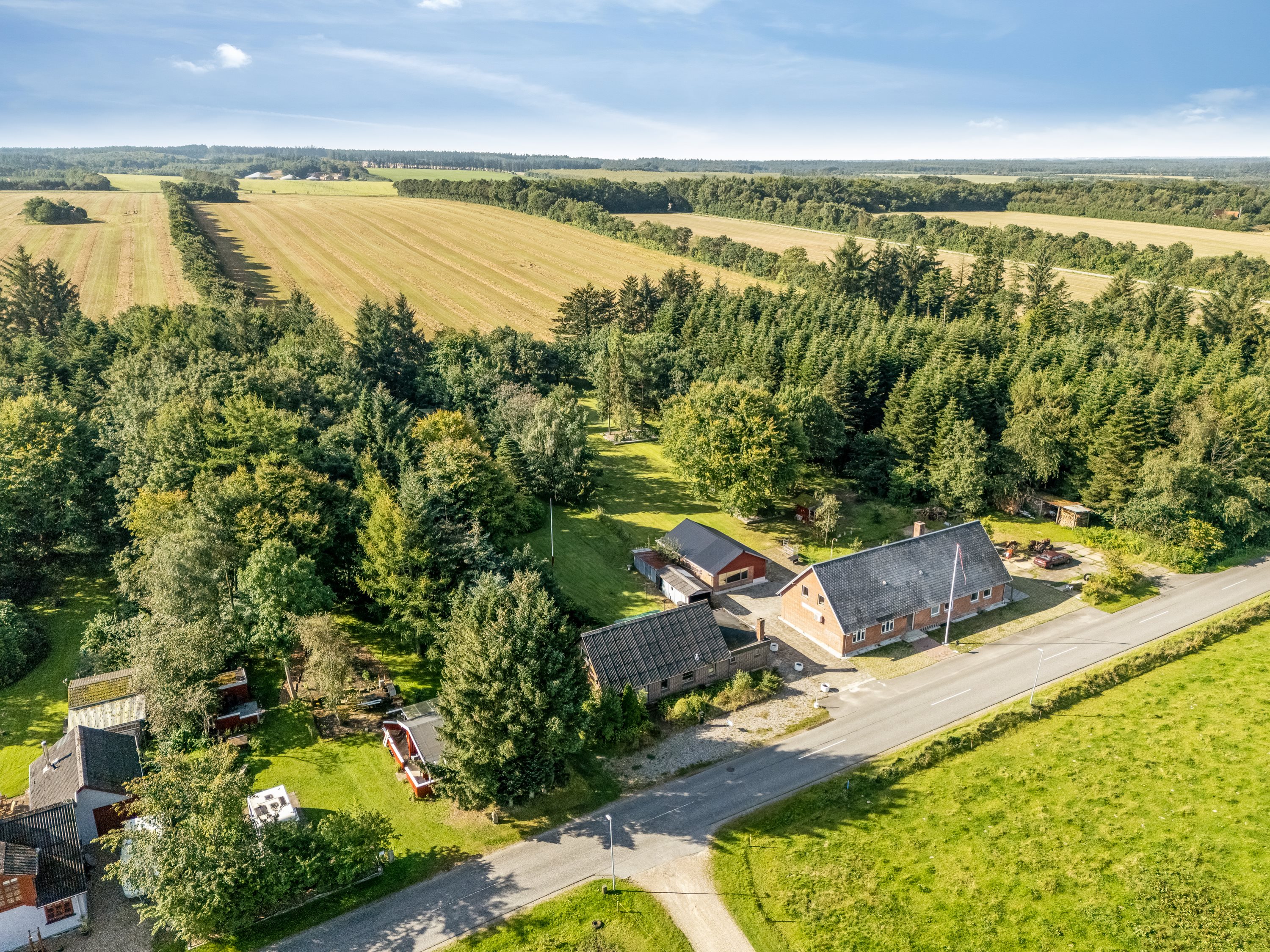 Miniaturebillede 2: luftfoto. Billede af Torstedvej 55, Torsted, 6980 Tim