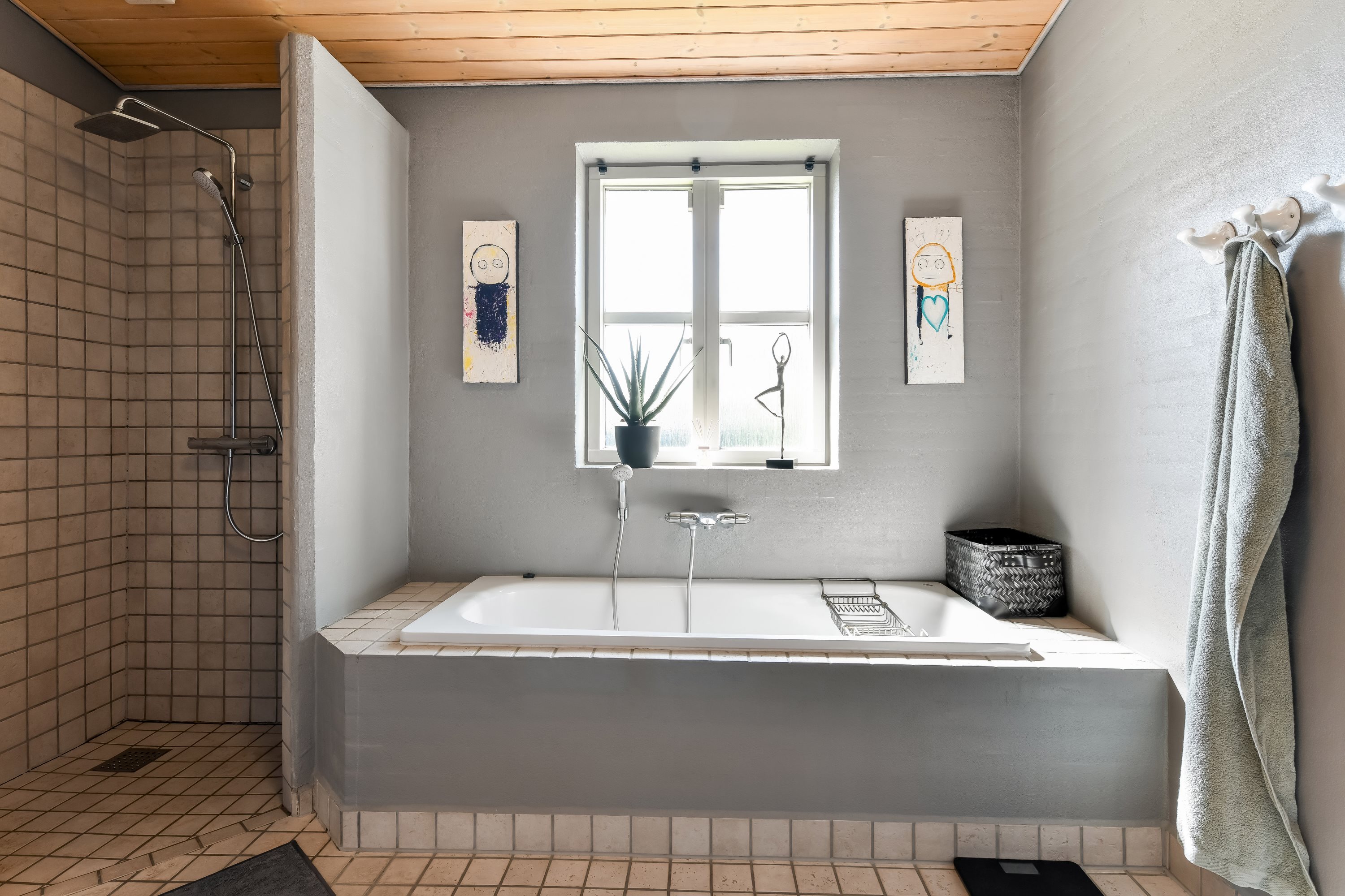 Fremhævet badeværelse billede i fuldskærmstilstand. Billede af Blåvandvej 51C, 6857 Blåvand