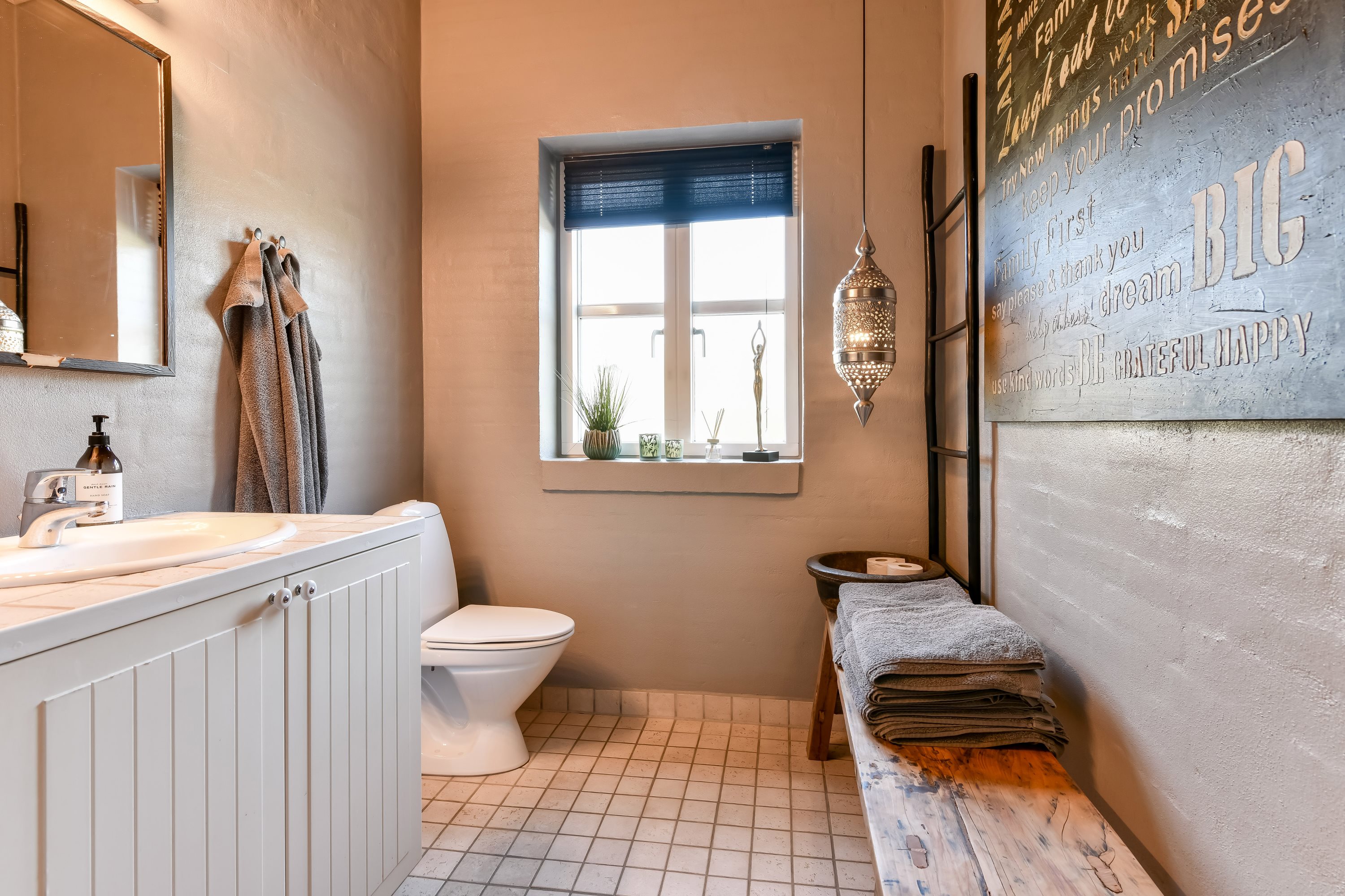 Fremhævet toilet billede i fuldskærmstilstand. Billede af Blåvandvej 51C, 6857 Blåvand